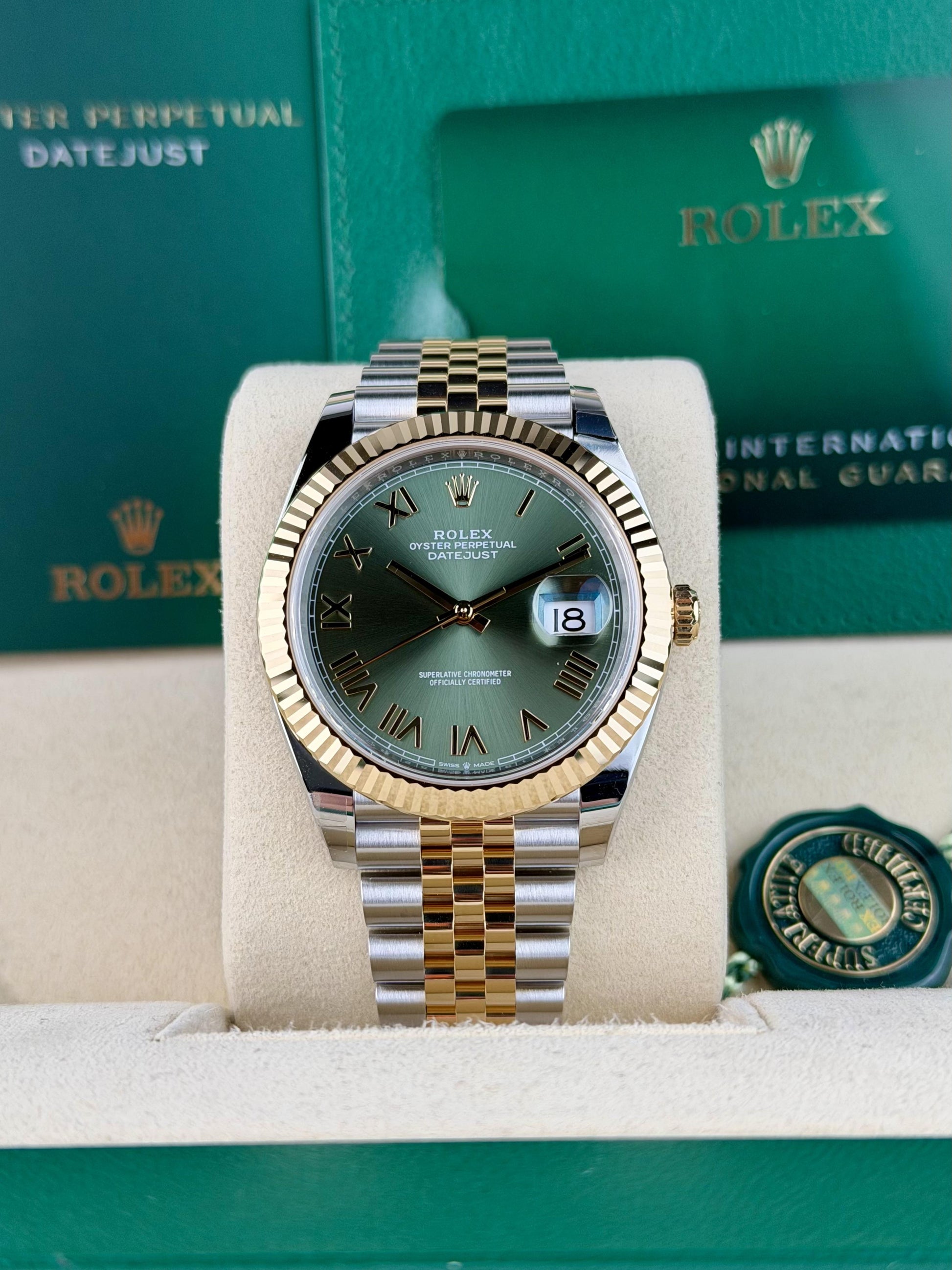 Rolex Datejust 41 Olive Green Roman Fluted Jubilee 2026 Unworn 126333