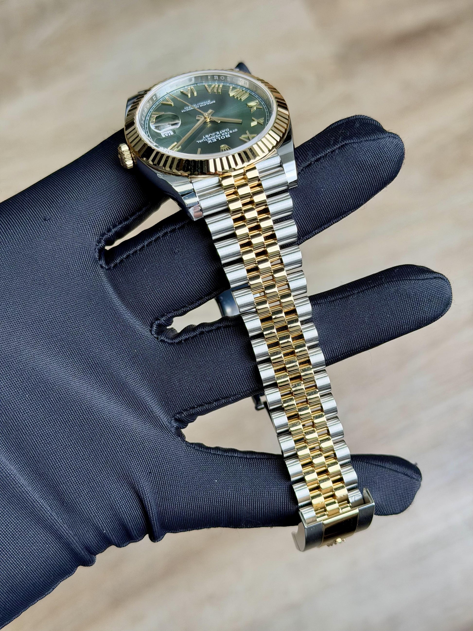 Rolex Datejust 41 Olive Green Roman Fluted Jubilee 2026 Unworn 126333