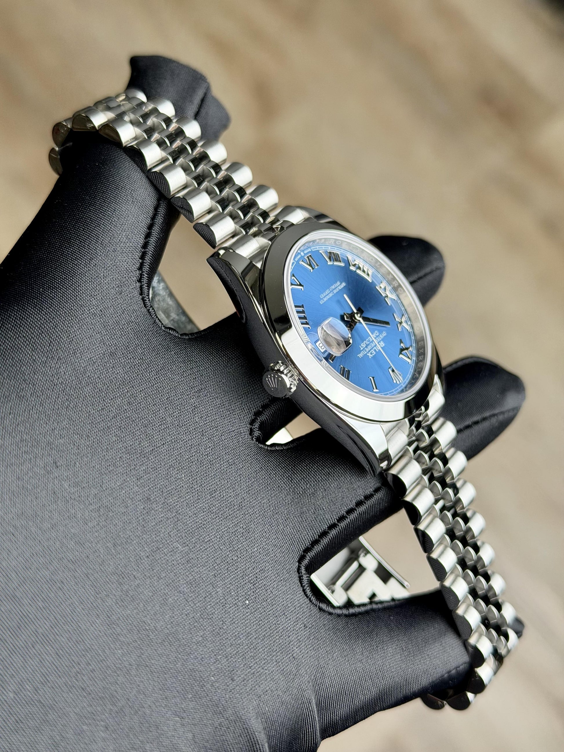 Rolex Datejust 41 Blue Roman Smooth Jubilee 2025 Unworn 126300