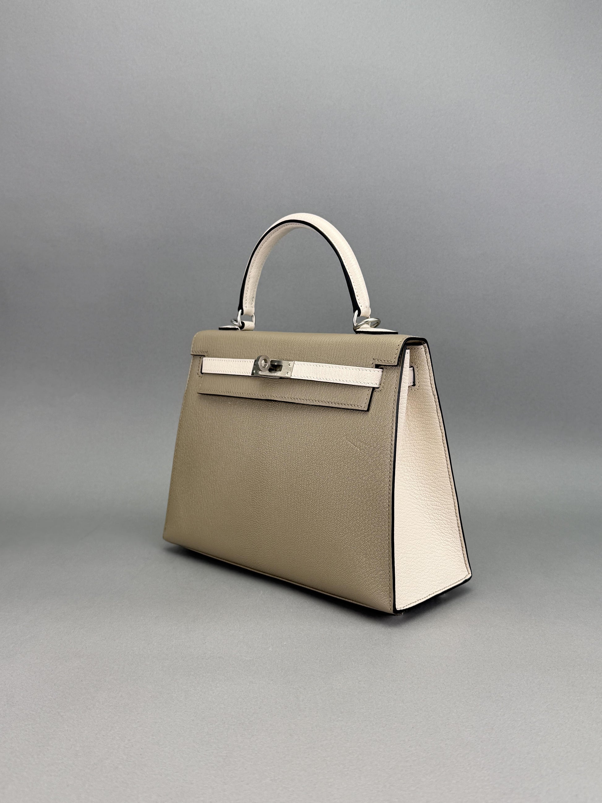 Hermes Kelly 25 Chevre HSS Gris Asphalt/Nata Brushed Palladium Preowned B 2024