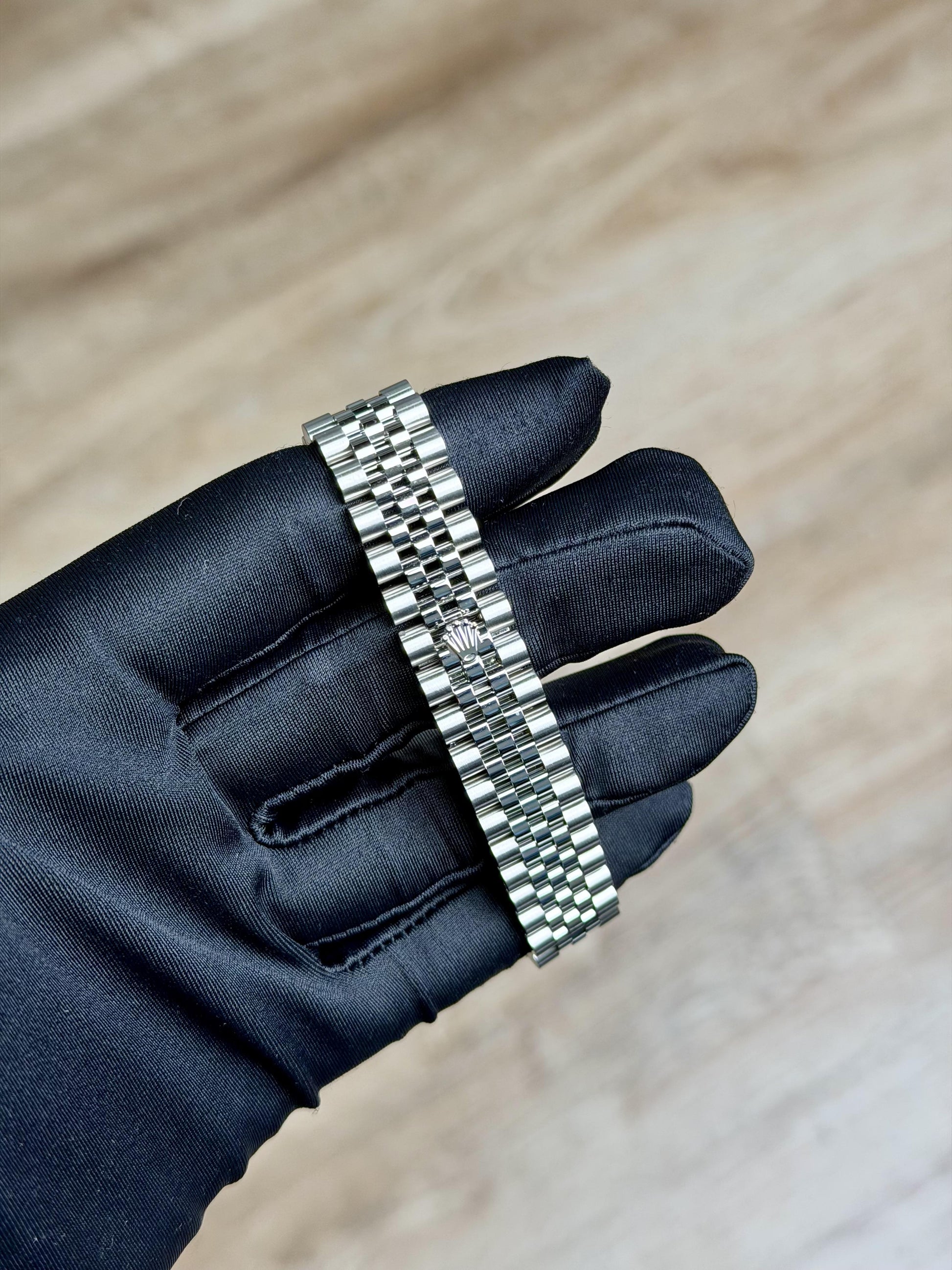 Rolex Datejust 31 Silver Diamond Fluted Jubilee 2026 Unworn 278274