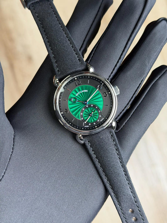 Voutilainen Green/Black Enamel Smooth Platinum Unworn 2026 Vingt-8