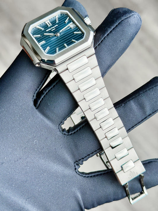 Patek Philippe Cubitus Blue Index White Gold Bracelet 2026 Unworn 7128/1G-001