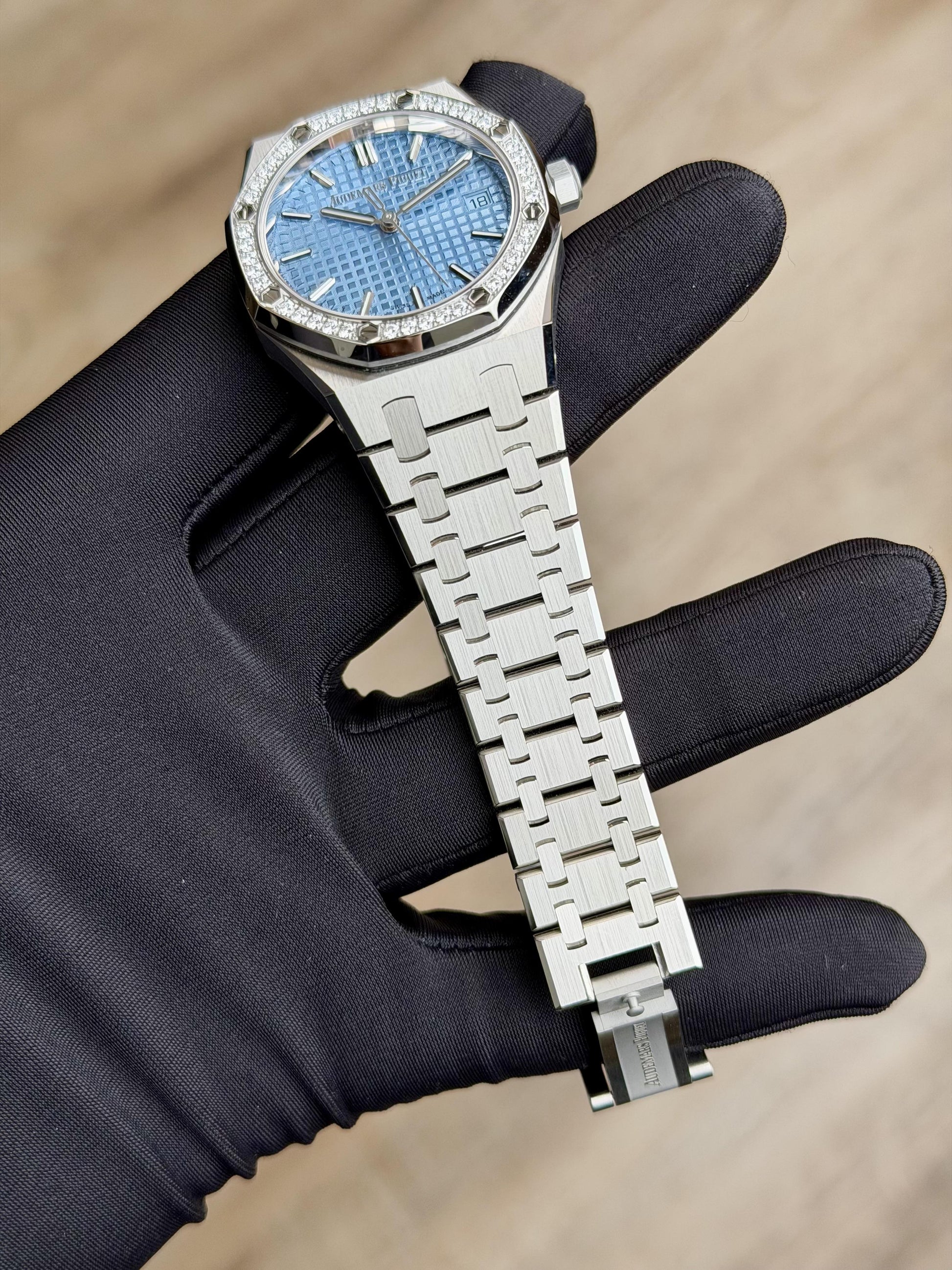 Audemars Piguet Royal Oak Ice Blue Diamond 2025 Unworn 77451ST.ZZ.1361ST.03