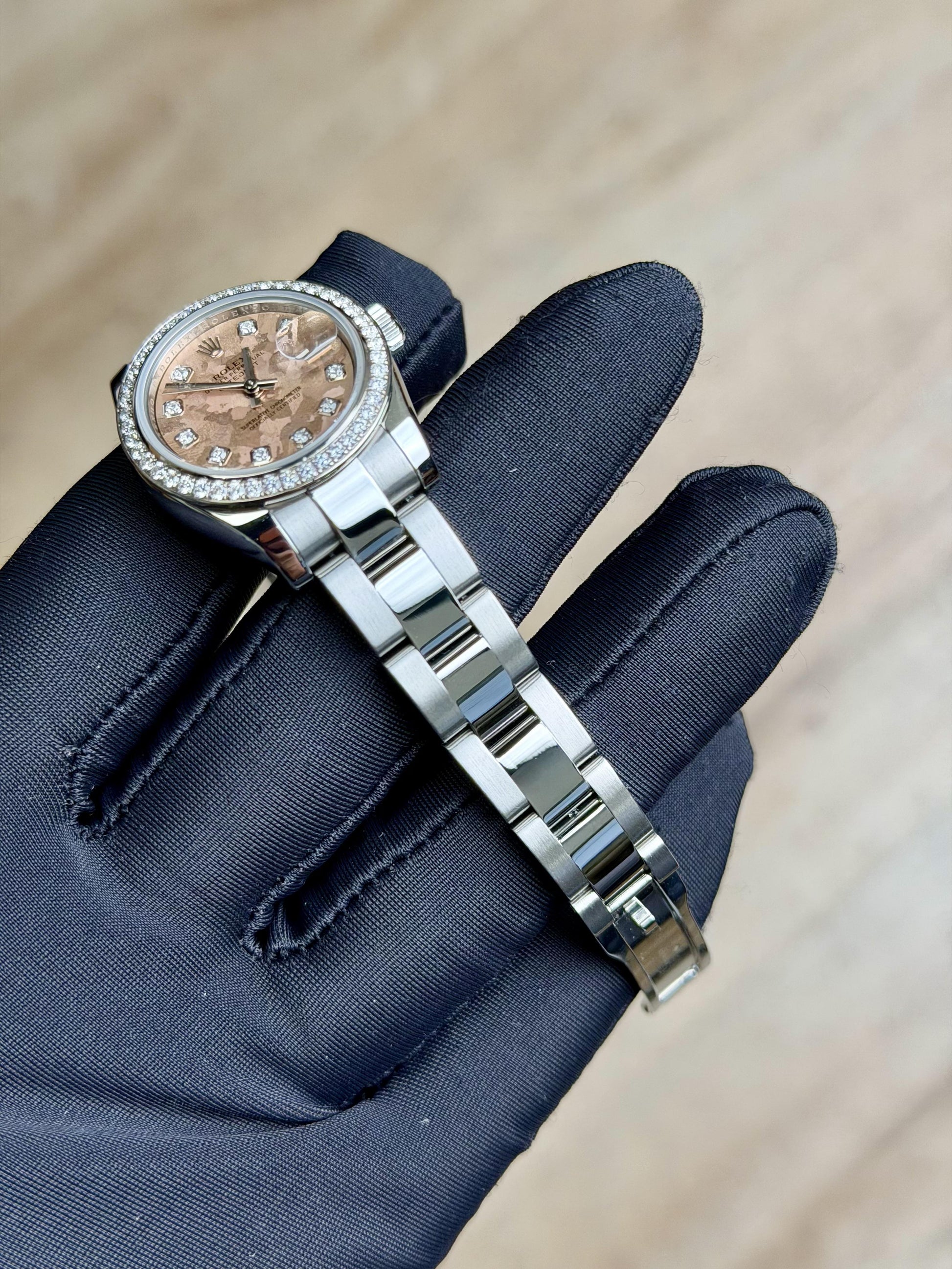 Rolex Datejust 26 Pink Rose Flakes Diamond Oyster Preowned 2017 179384RBR
