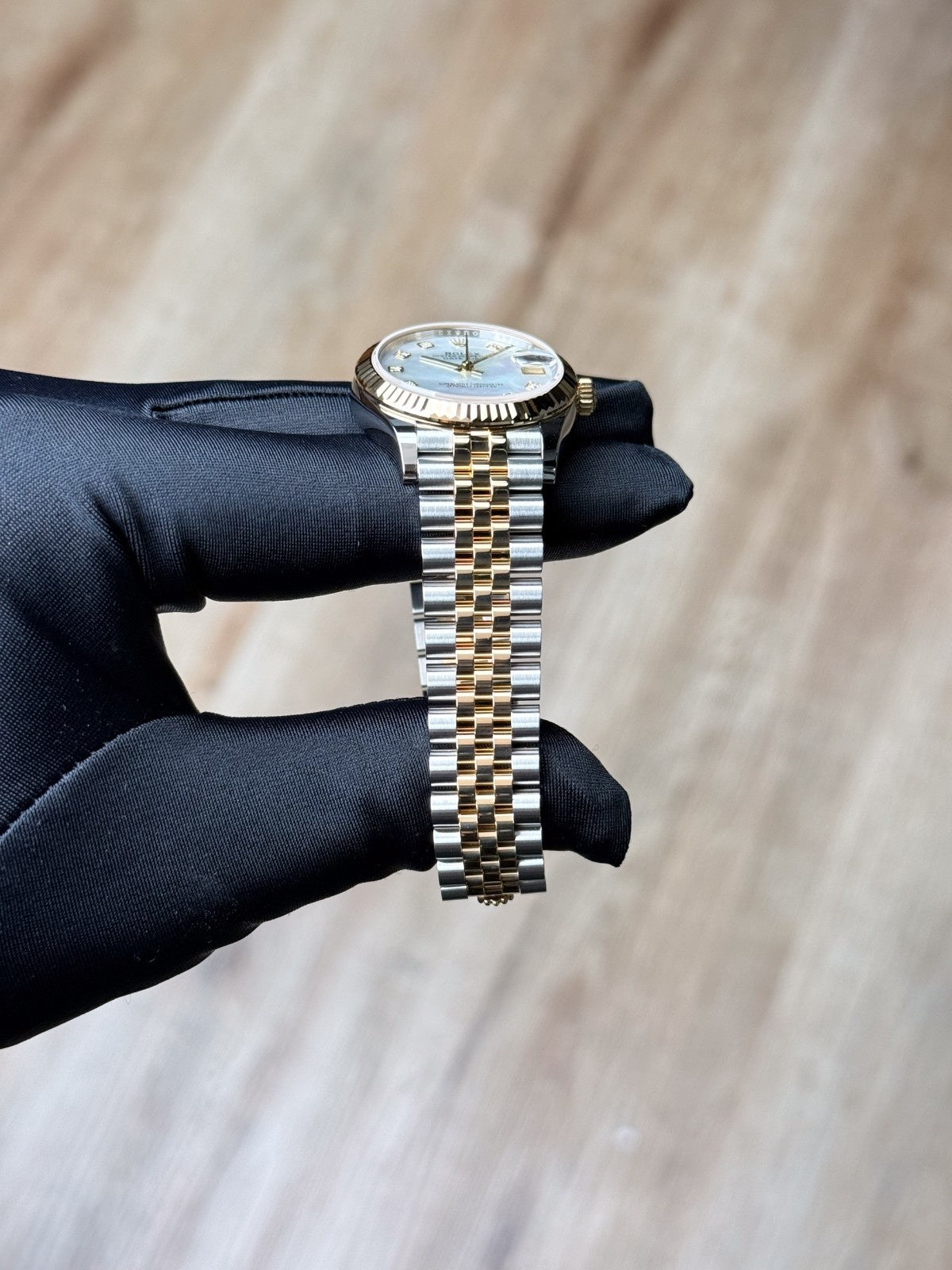 Rolex Datejust 31 MOP Pearl Diamond Fluted Jubilee 2026 Unworn 278273