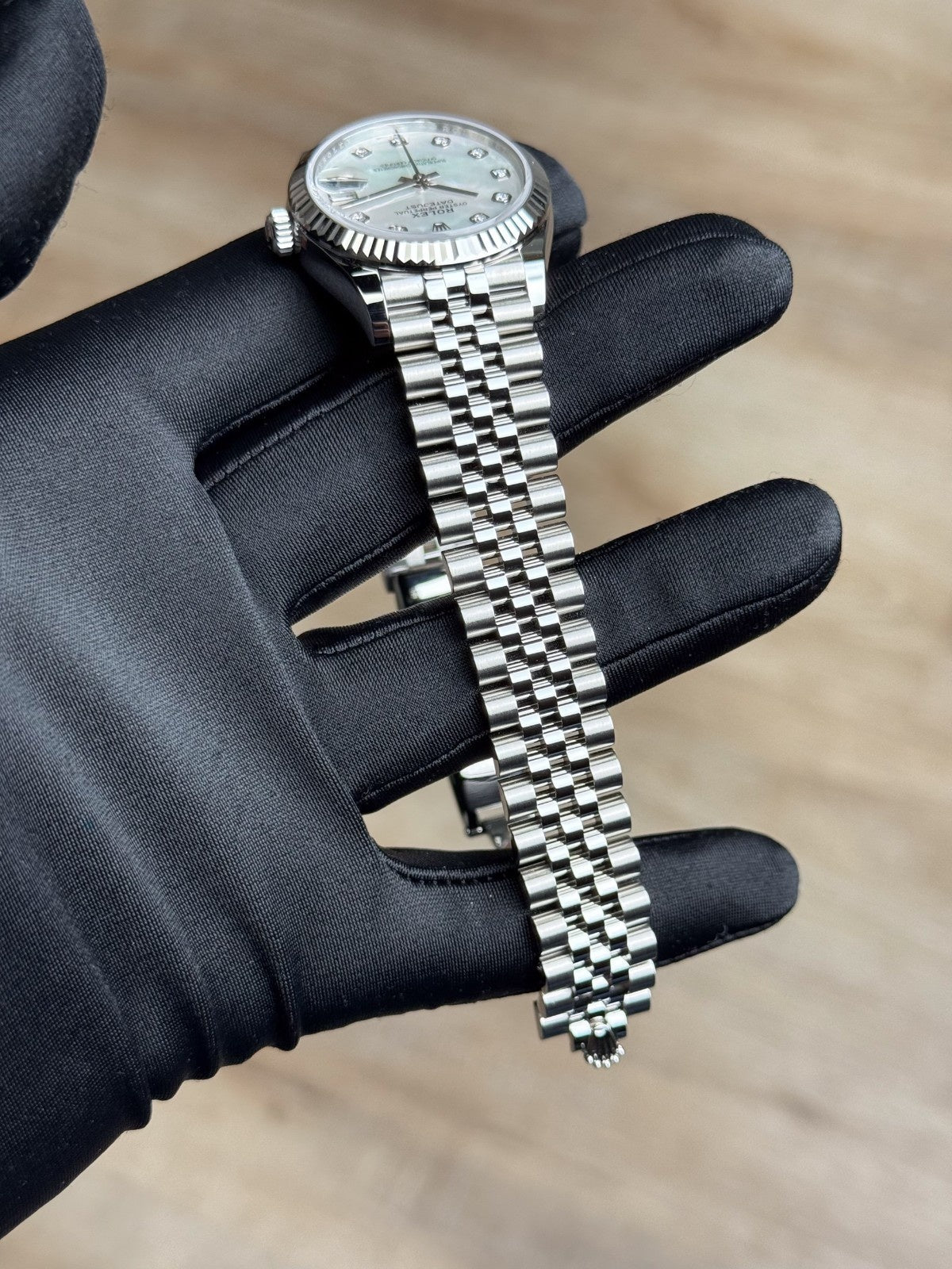 Rolex Datejust 31 MOP Pearl Diamond Fluted Jubilee 2026 Unworn 278274