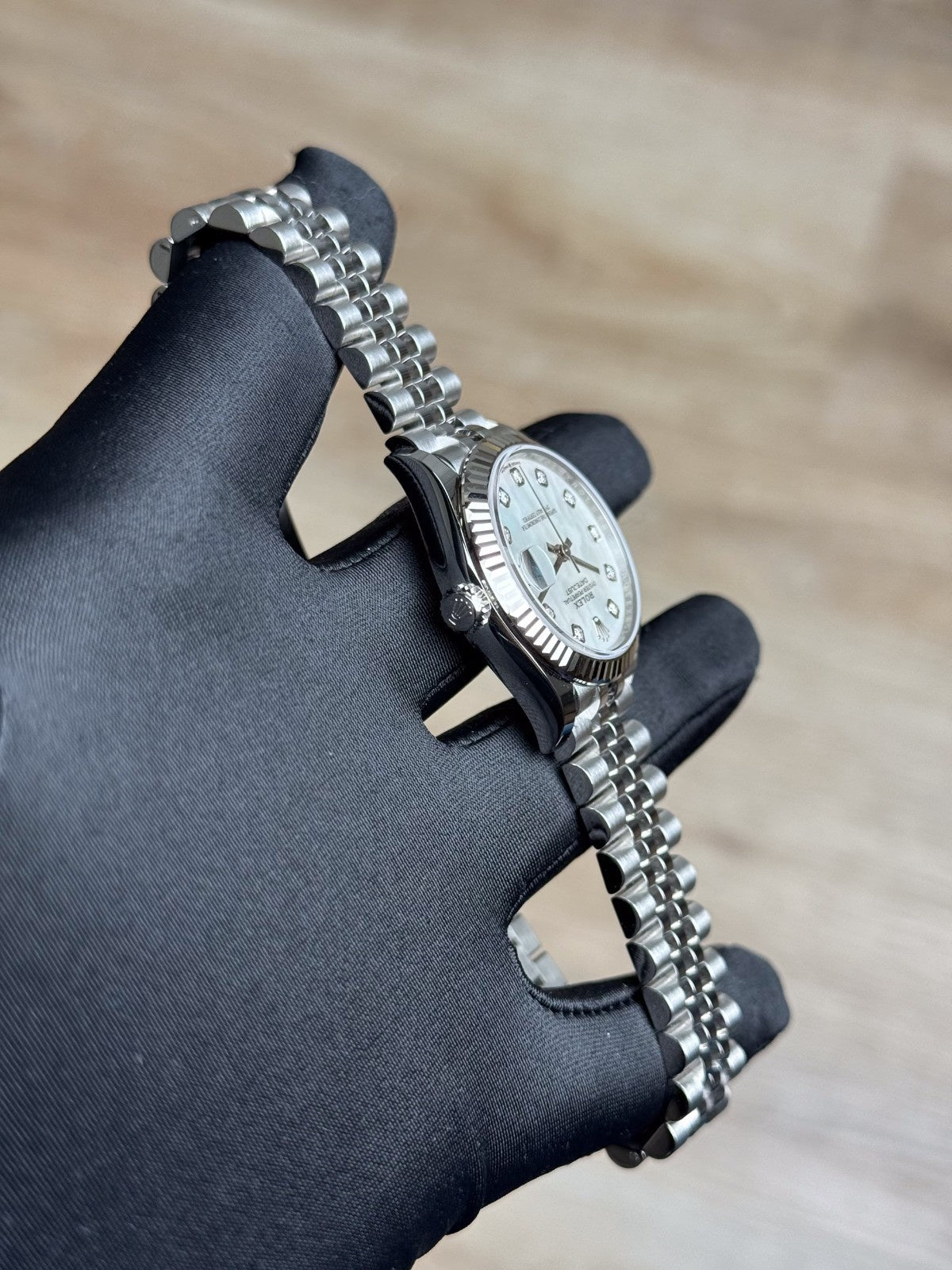 Rolex Datejust 31 MOP Pearl Diamond Fluted Jubilee 2026 Unworn 278274