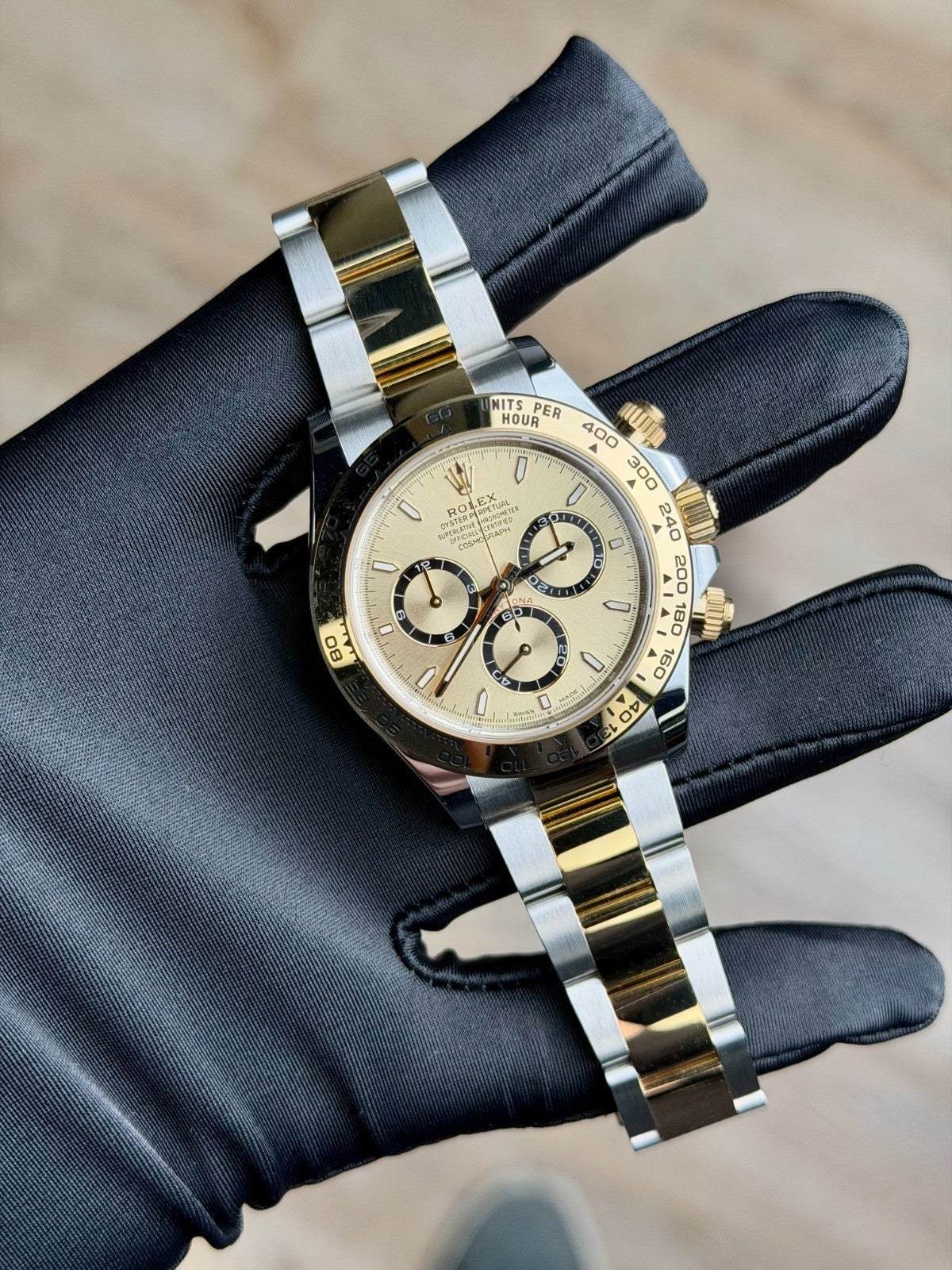 Rolex Daytona 40 Champagne/Champagne Index Oyster 2026 Unworn 126503