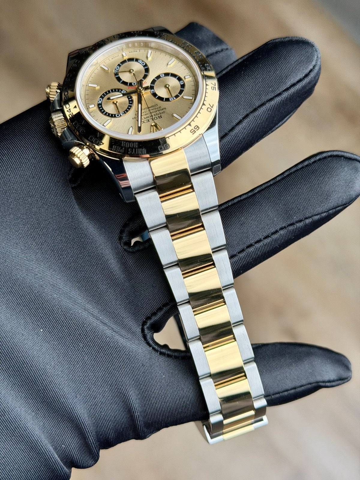 Rolex Daytona 40 Champagne/Champagne Index Oyster 2026 Unworn 126503