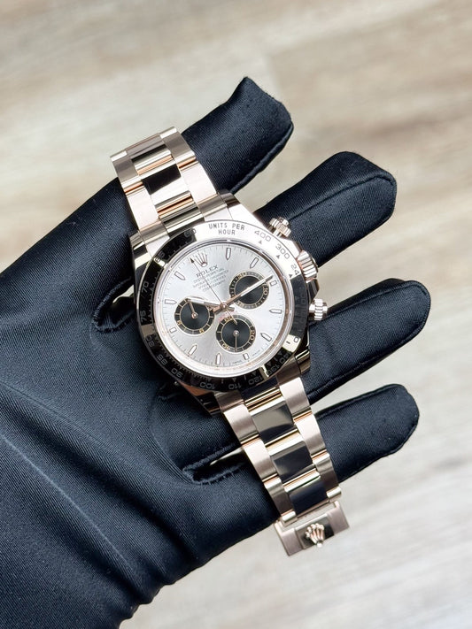 Rolex Daytona 40 Sundust/Black Index Oyster 2026 Unworn 126505