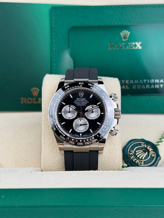Rolex Daytona 40 Black/Silver Index Oysterflex 2026 Unworn 126519LN