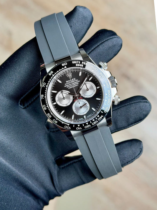 Rolex Daytona 40 Black/Silver Index Oysterflex 2026 Unworn 126519LN