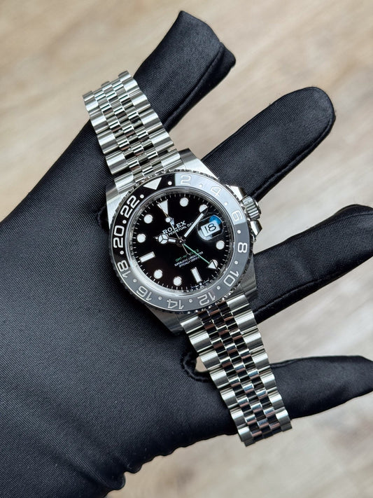 Rolex GMT-Master II 40 Bruce Wayne Black/Grey Jubilee 2026 Unworn 126710GRNR