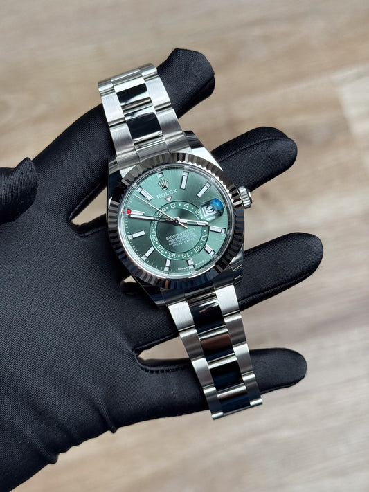 Rolex Sky-Dweller 42 Mint Green Index Fluted Oyster 2026 Unworn 336934