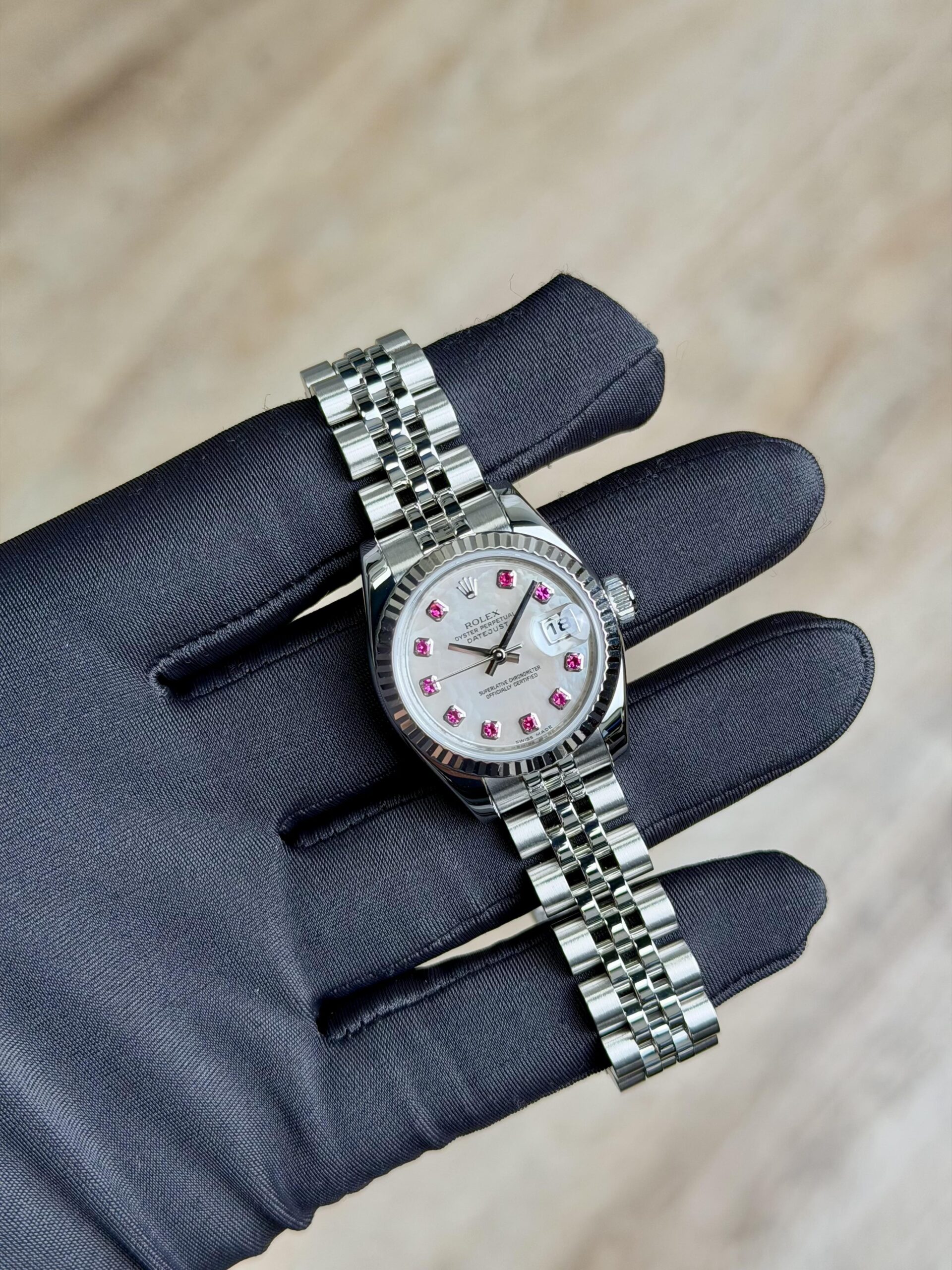 Rolex Datejust 26 MOP Pearl Pink Sapphire Fluted Jubilee Preowned 2012 179174