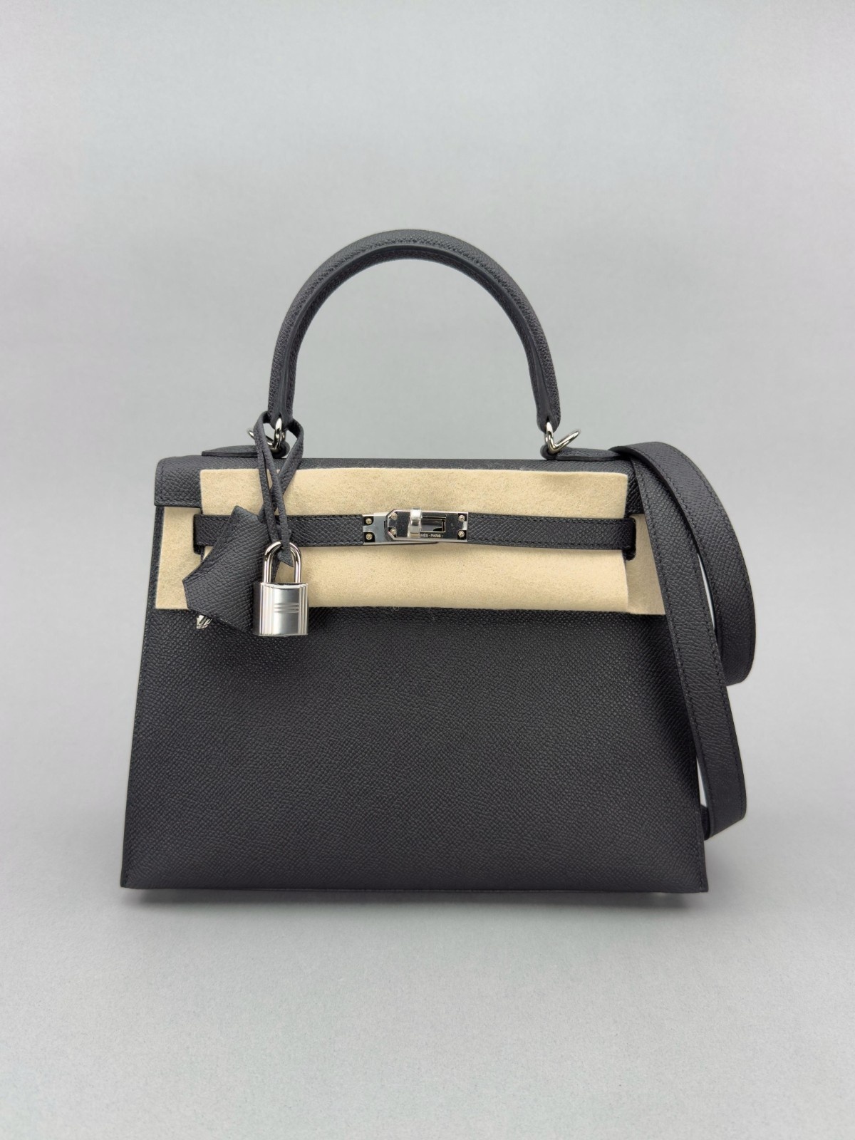 Hermes Kelly 25 Sellier Epsom Black/Noir Palladium Hardware K Stamp 2026