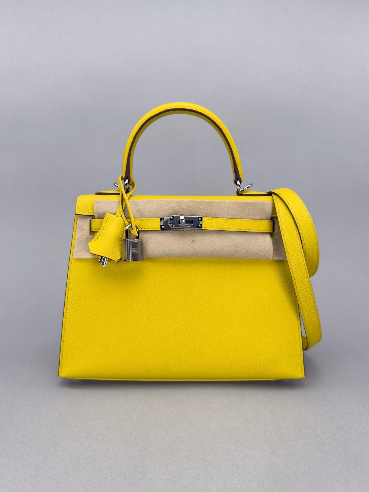 Hermes Kelly 25 Sellier Epsom Jaune De Naples Palladium Hardware B Stamp 2024