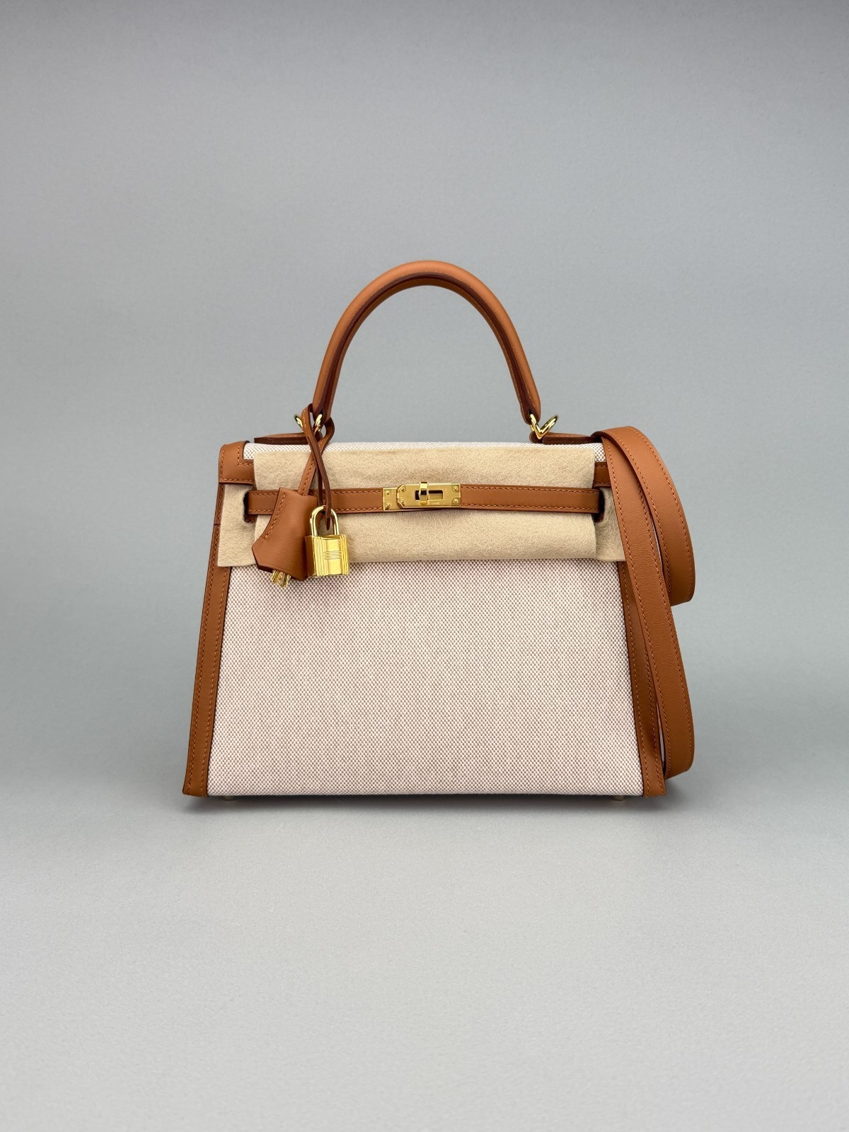 Hermes Kelly 25 Sellier Toile Gold/Beige Gold Hardware W Stamp 2024