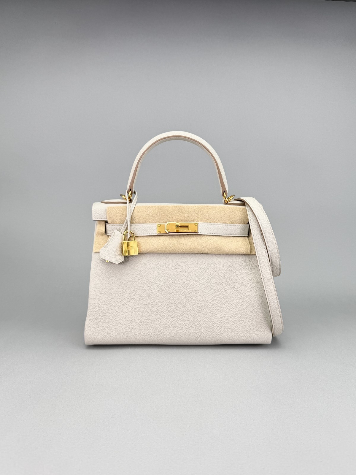 Hermes Kelly 28 Retourne Togo Beton Gold Hardware B Stamp 2025