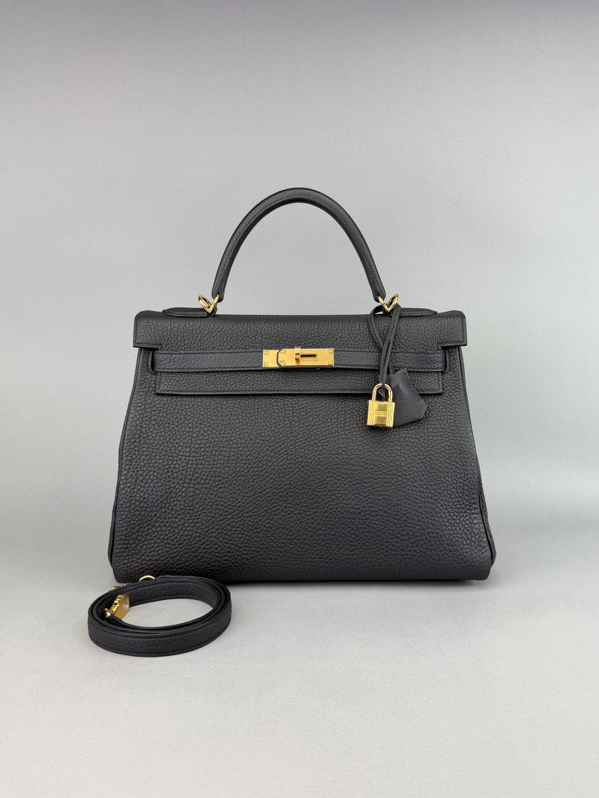 Hermes Kelly 32 Retourne Togo Black Gold Hardware Preowned K Stamp Full