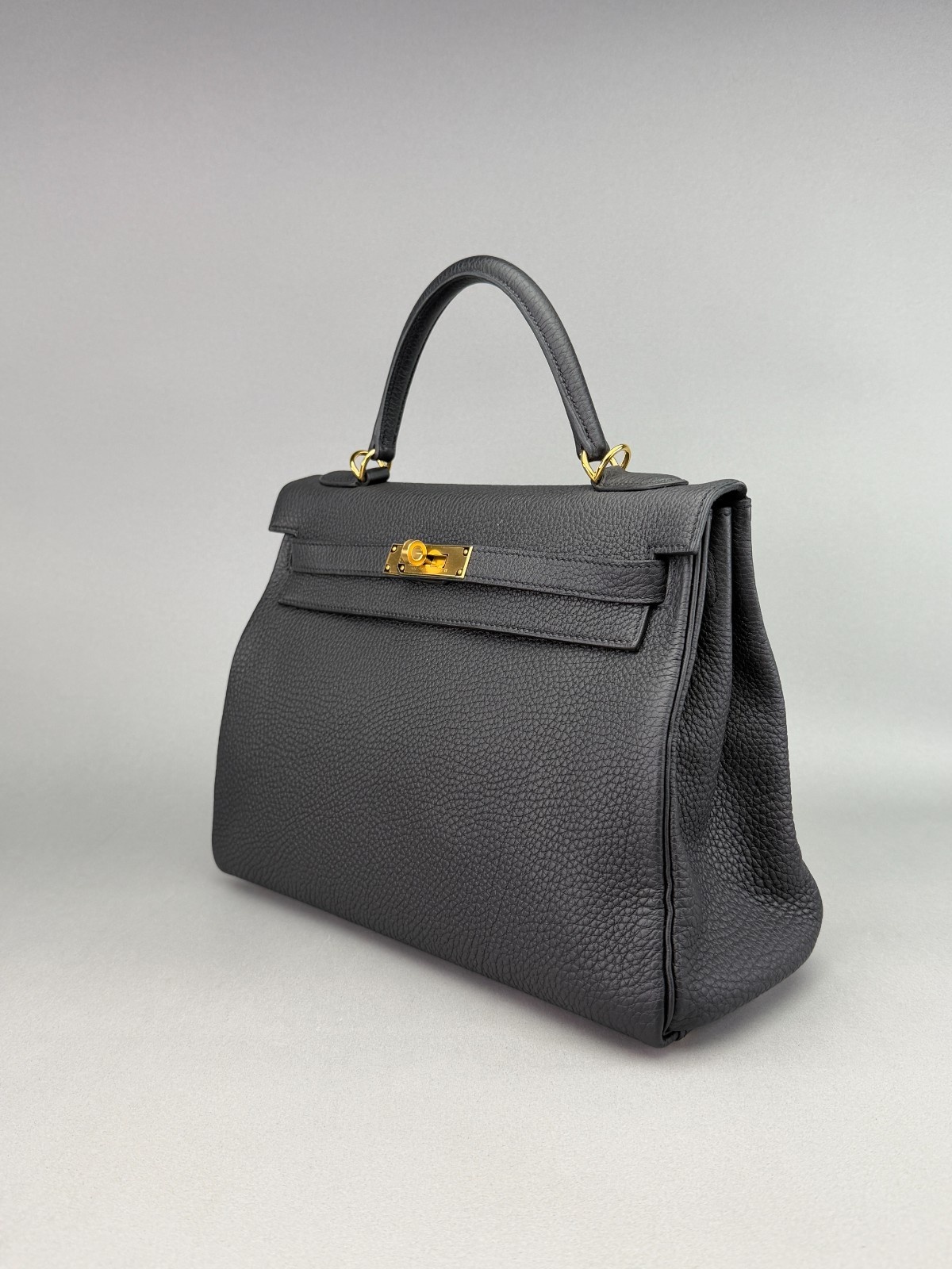 Hermes Kelly 32 Retourne Togo Black Gold Hardware Preowned K Stamp Full