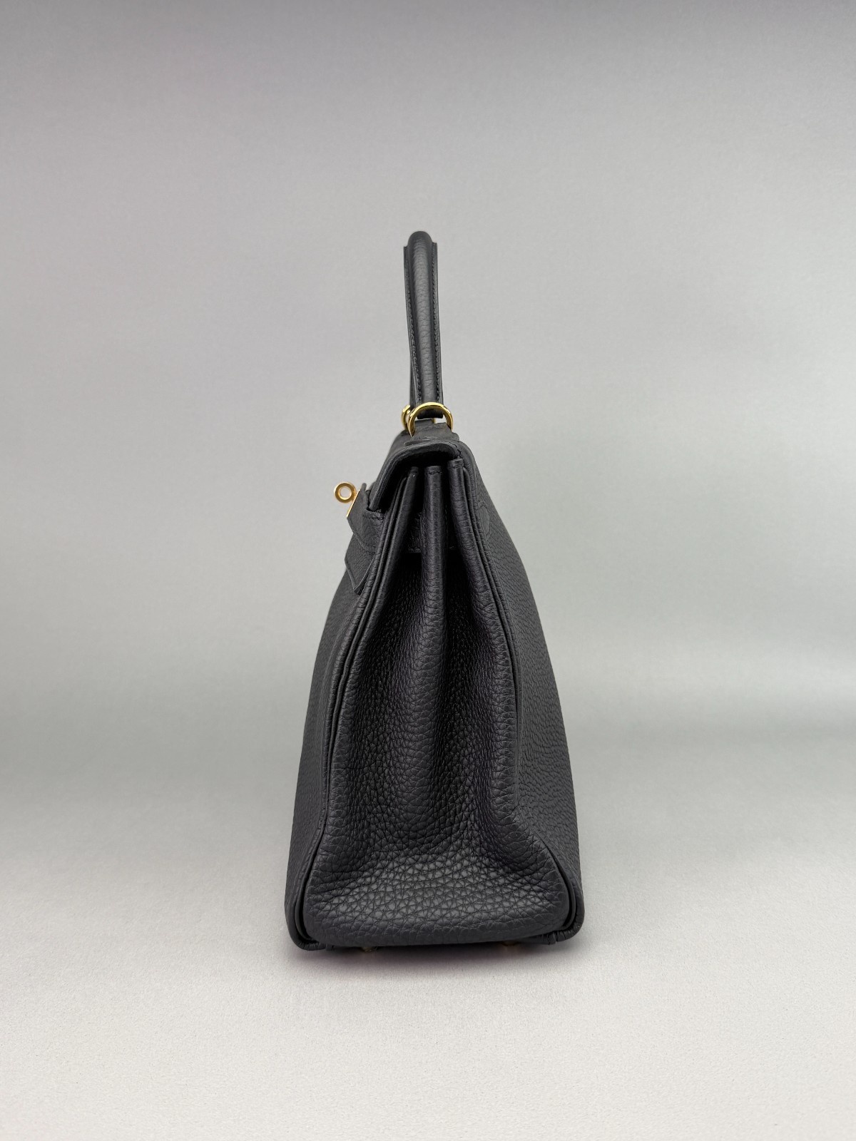 Hermes Kelly 32 Retourne Togo Black Gold Hardware Preowned K Stamp Full