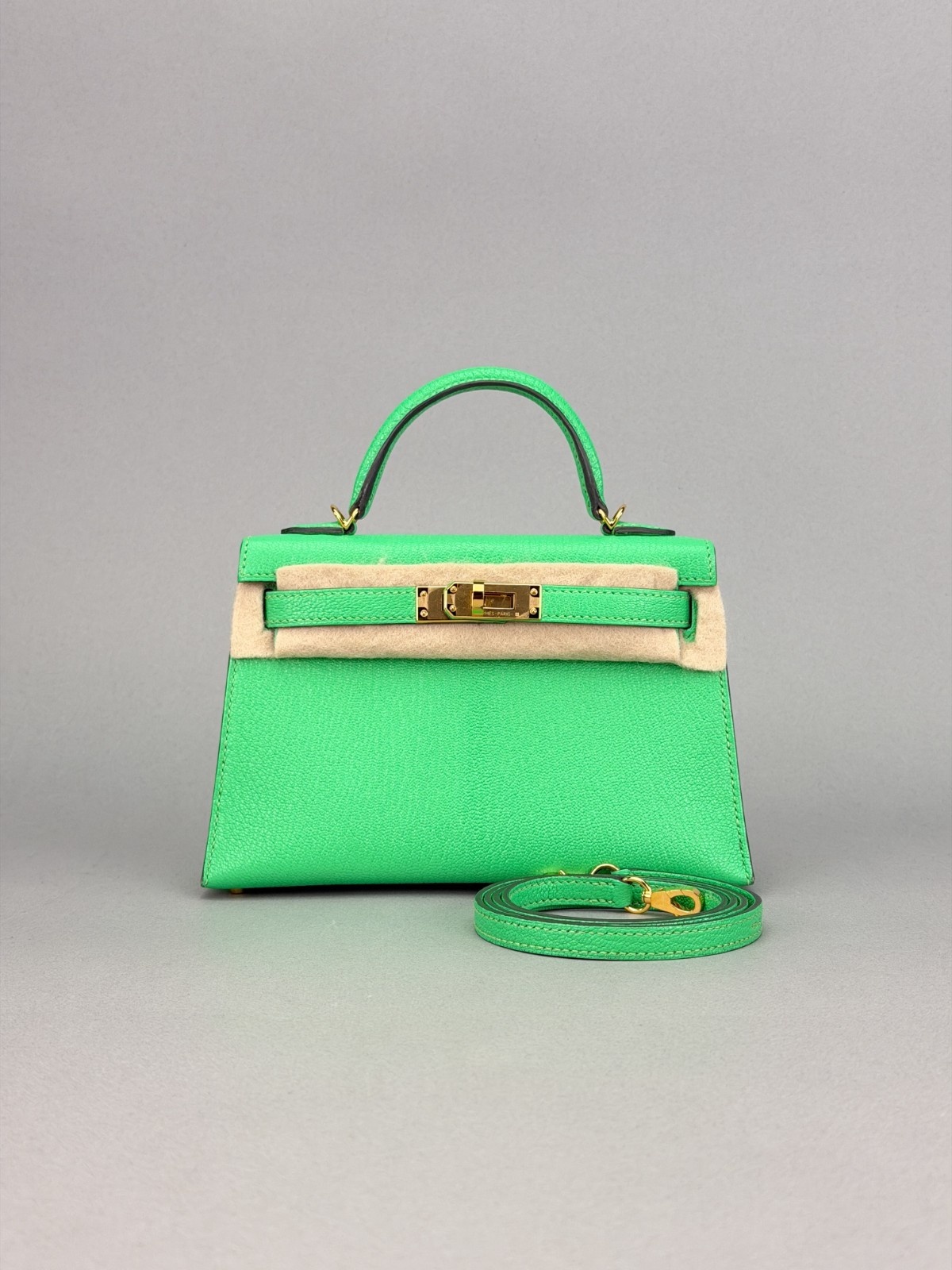 Hermes Mini Kelly II 20 Chevre Vert Comics Gold Hardware Preowned B Stamp 2023