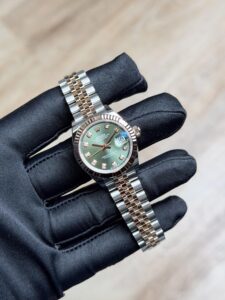 Rolex Datejust 28 Olive Green Diamond Fluted Jubilee 2026 Unworn 279171