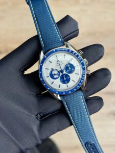 Omega Speedmaster Silver Snoopy Award Blue Strap 31032425002001 Unworn