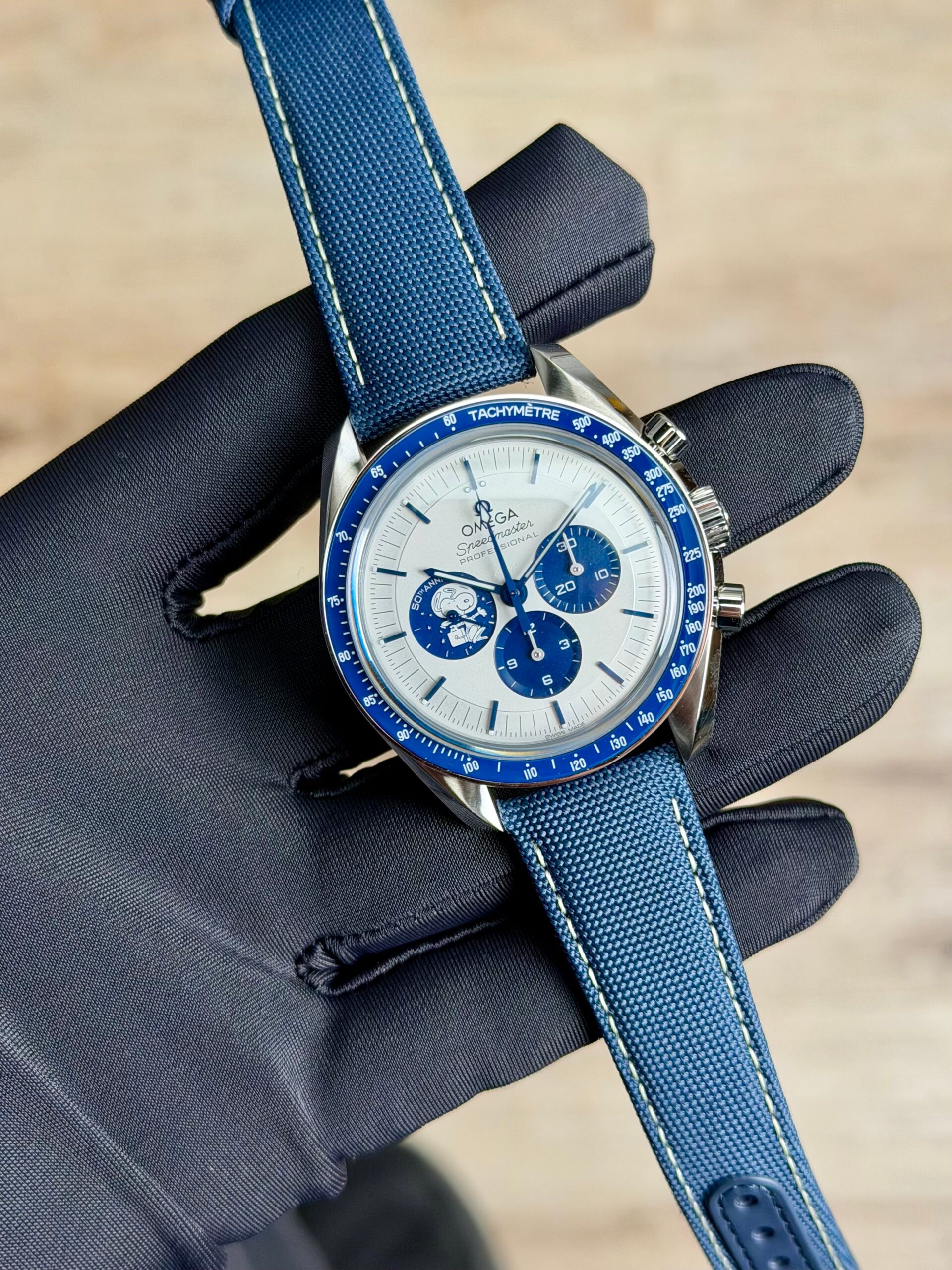 Omega Speedmaster Silver Snoopy Award Blue Strap 31032425002001 Unworn