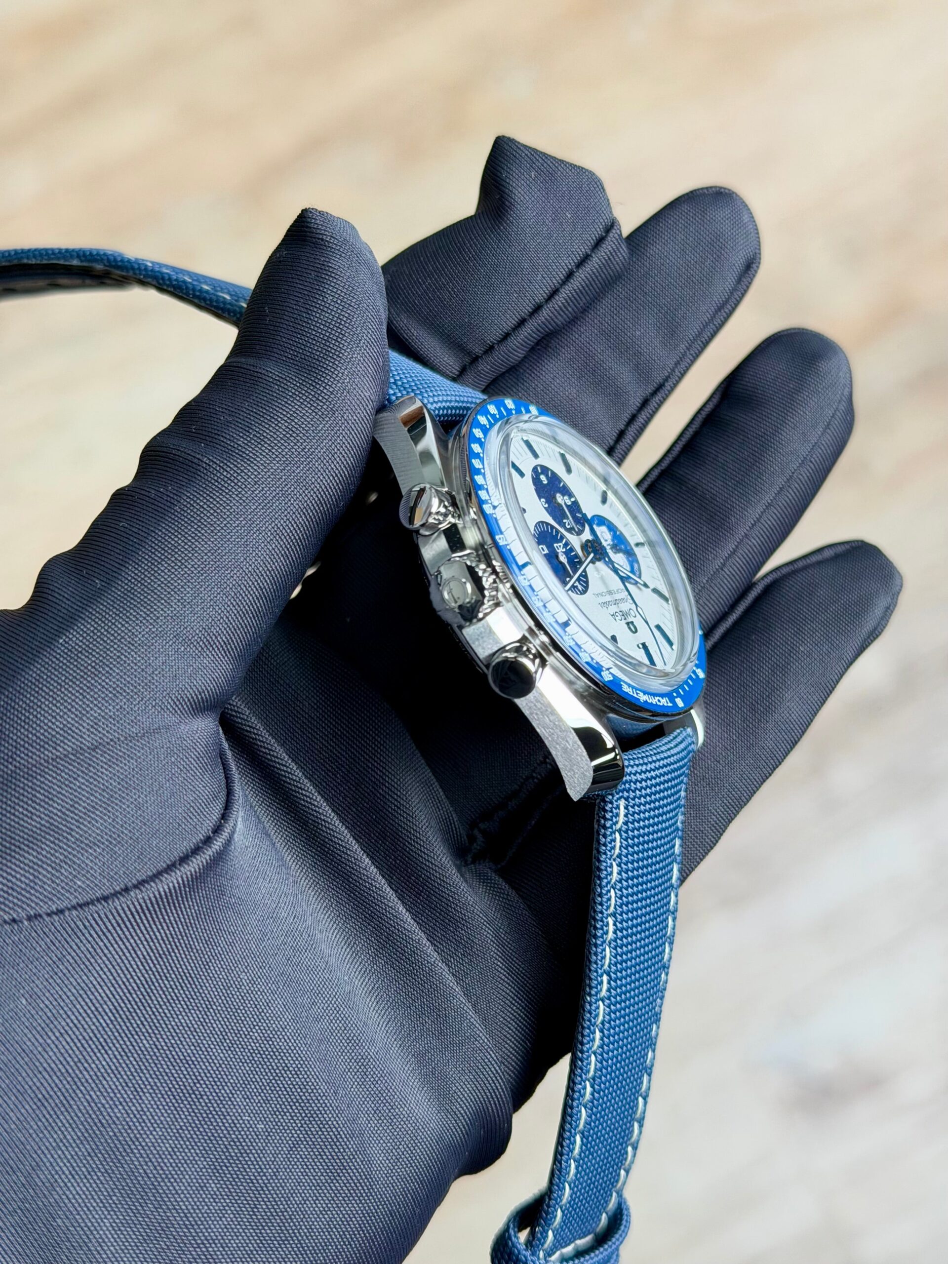 Omega Speedmaster Silver Snoopy Award Blue Strap 31032425002001 Unworn