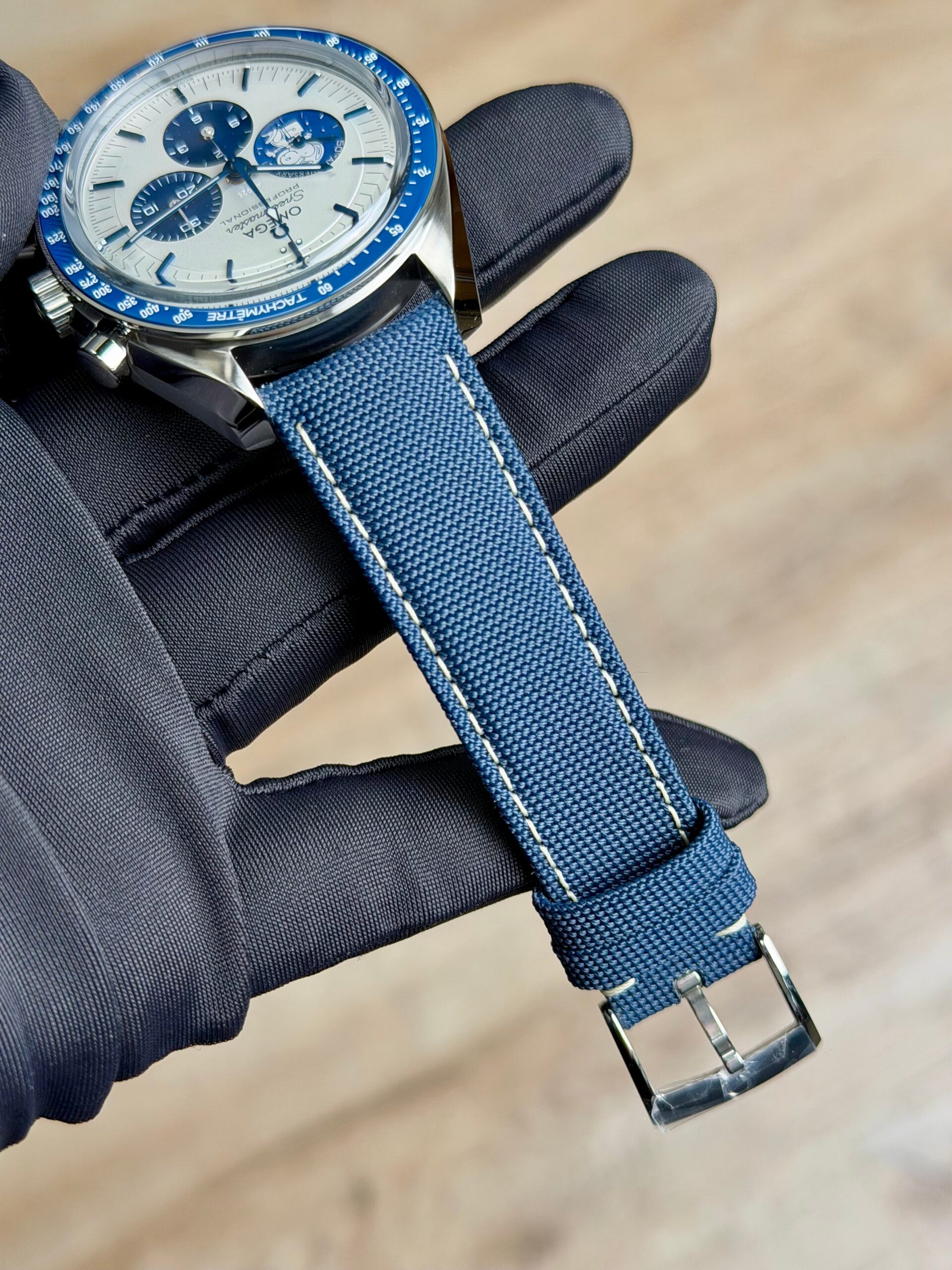 Omega Speedmaster Silver Snoopy Award Blue Strap 31032425002001 Unworn