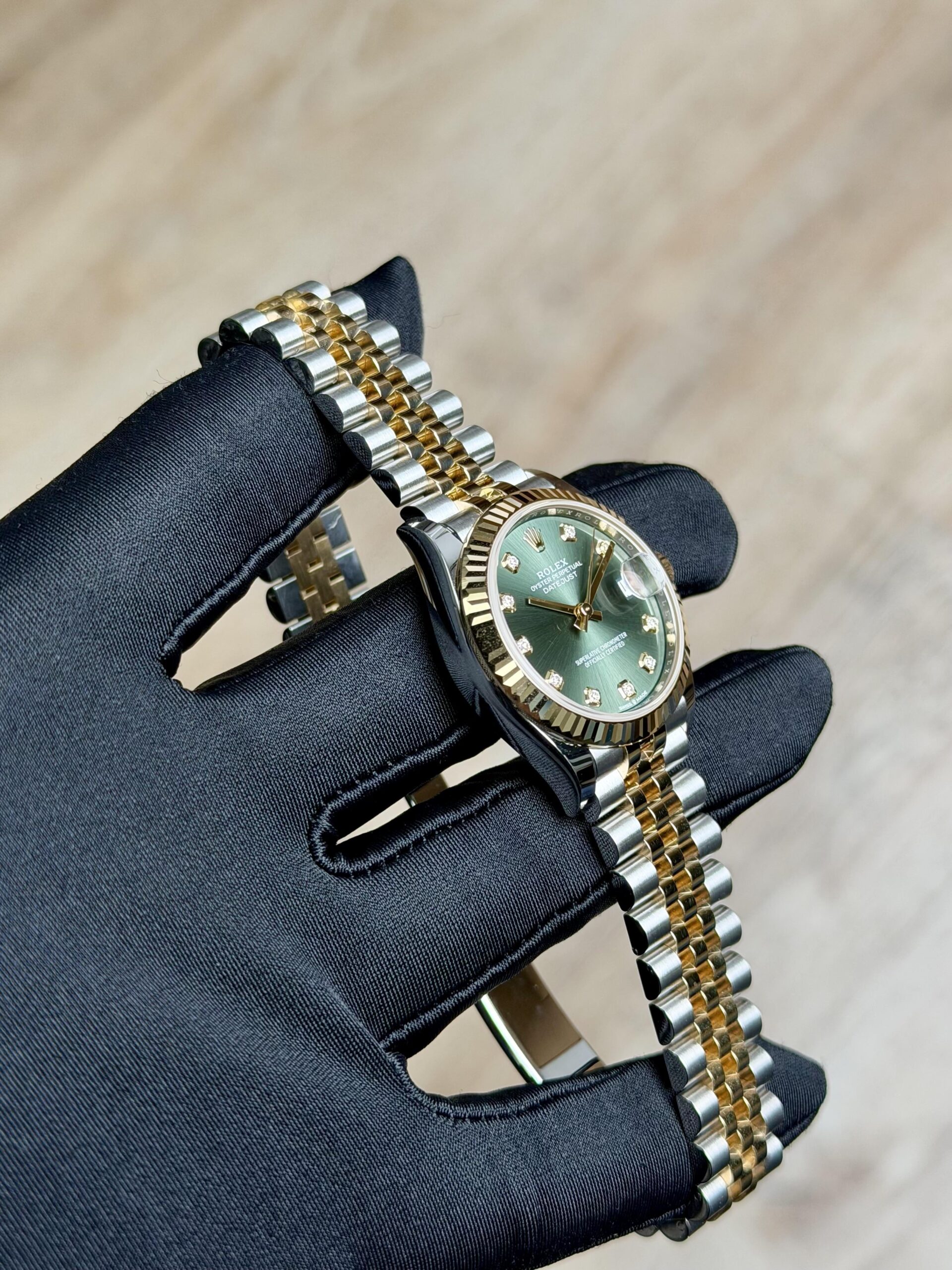 Rolex Datejust 31 Olive Green Diamond Fluted Jubilee 2026 Unworn 278273