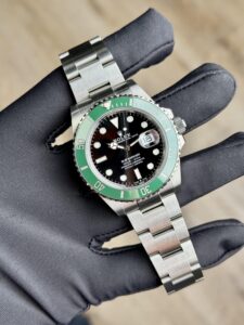 Rolex Submariner Date 41 Black/Green Oyster Preowned 2021 126610LV