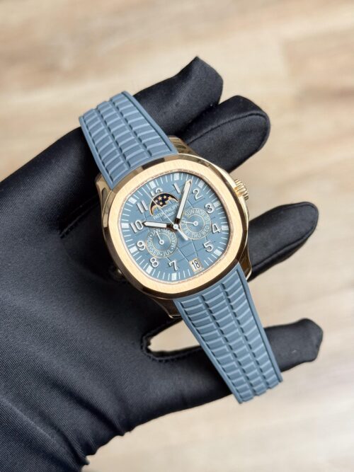 Patek Philippe Aquanaut Annual Calendar Blue Unworn 5261R-001