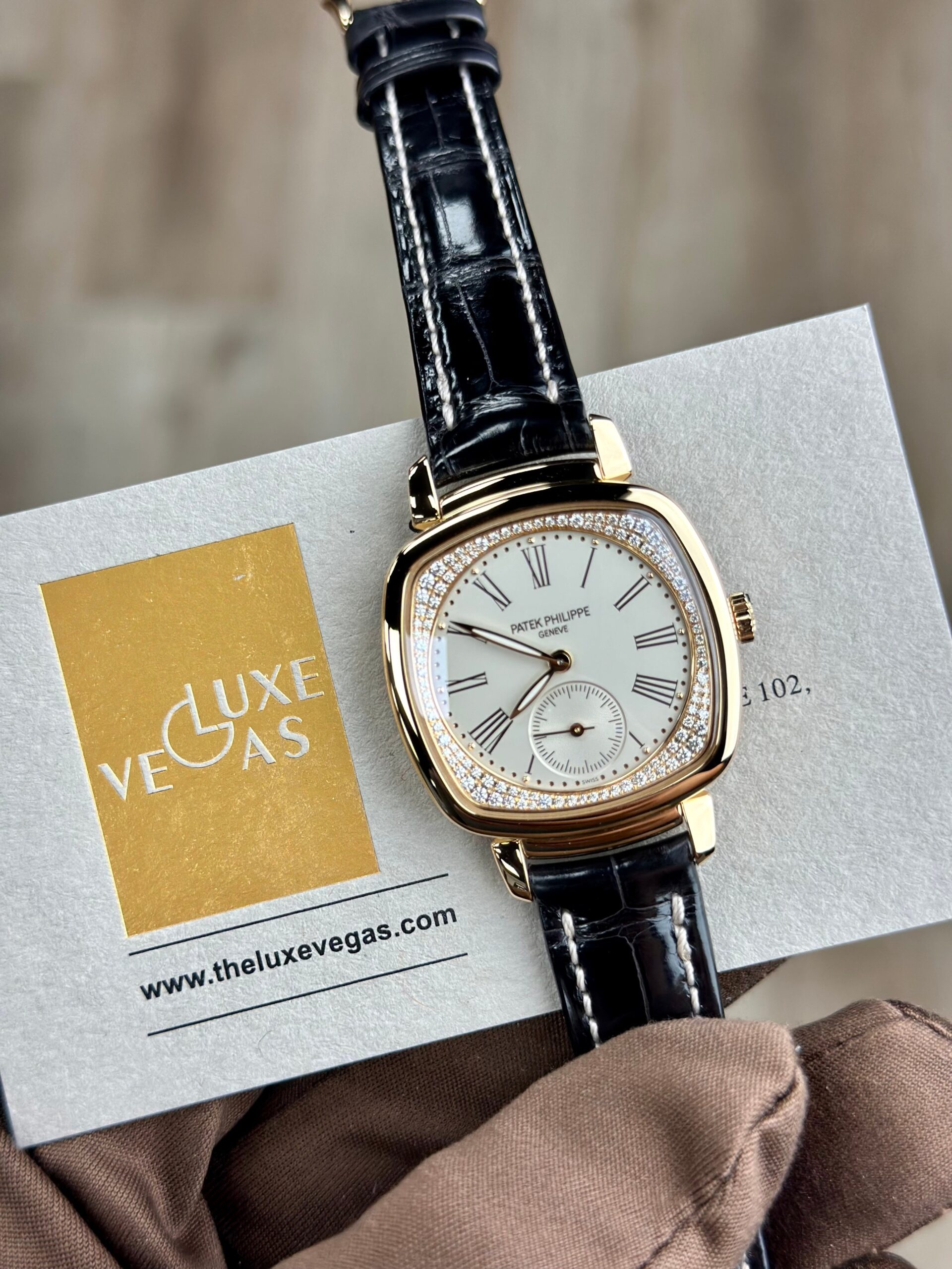 Patek Philippe Gondolo 30*33.8 Silvery Grained Roman Diamond 7041R-001