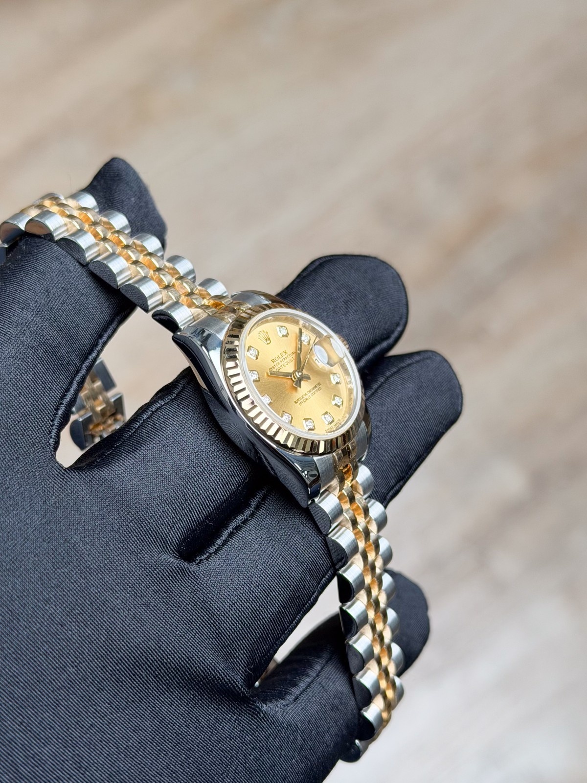 Rolex Datejust 26 Champagne Diamond Fluted Jubilee Preowned 2005 Full 179173