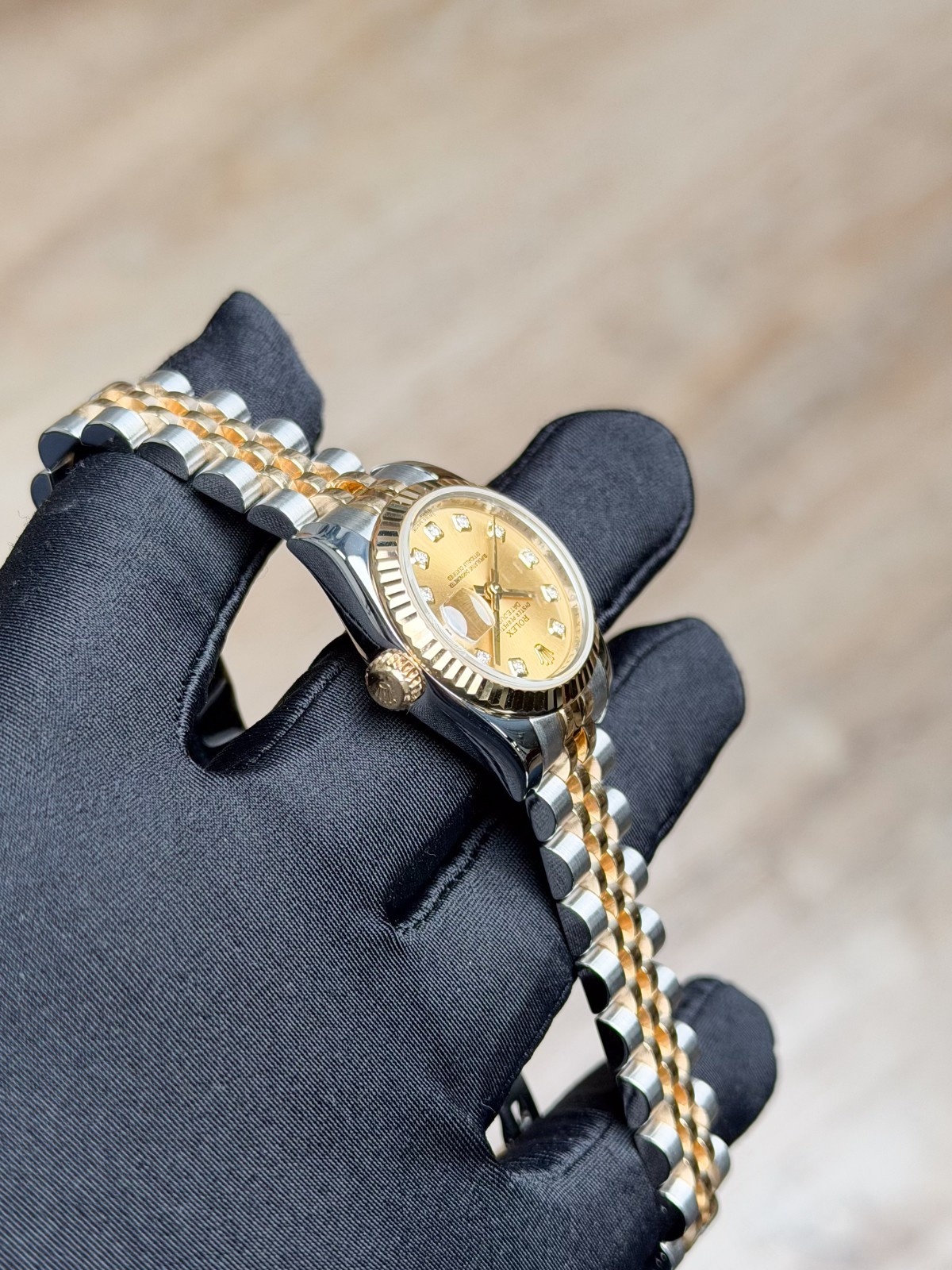 Rolex Datejust 26 Champagne Diamond Fluted Jubilee Preowned 2005 Full 179173