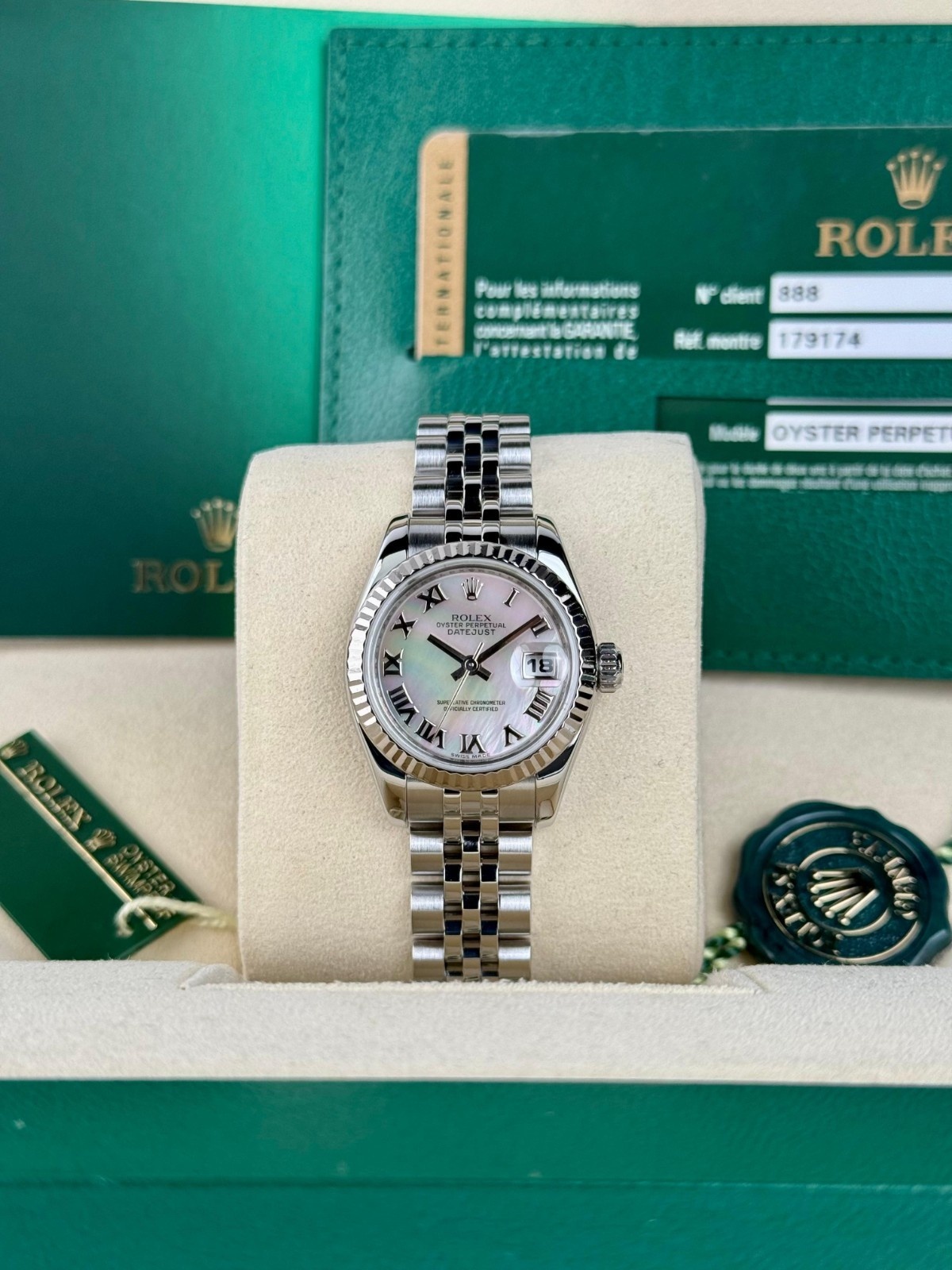 Rolex Datejust 26 MOP Pearl Roman Fluted Jubilee Preowned 2008 179174