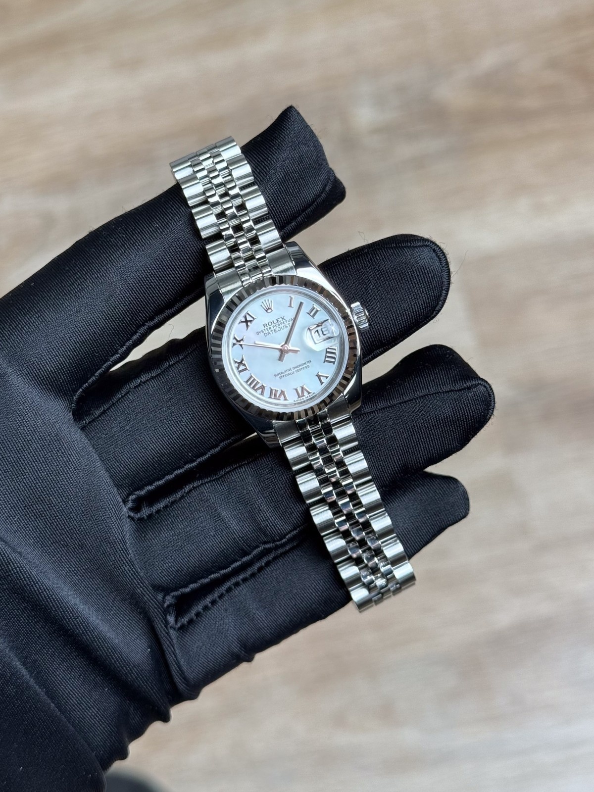 Rolex Datejust 26 MOP Pearl Roman Fluted Jubilee Preowned 2008 179174