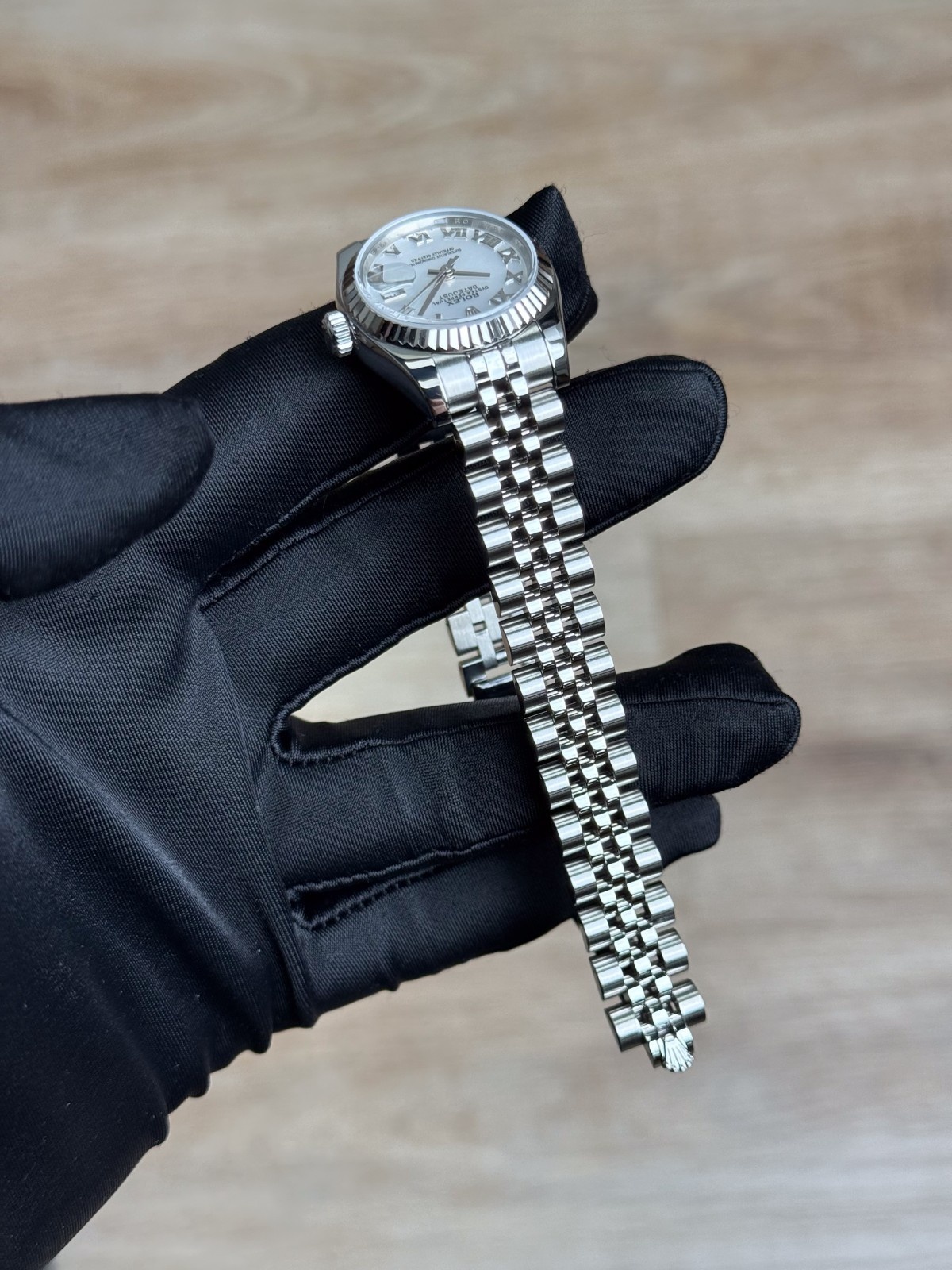 Rolex Datejust 26 MOP Pearl Roman Fluted Jubilee Preowned 2008 179174