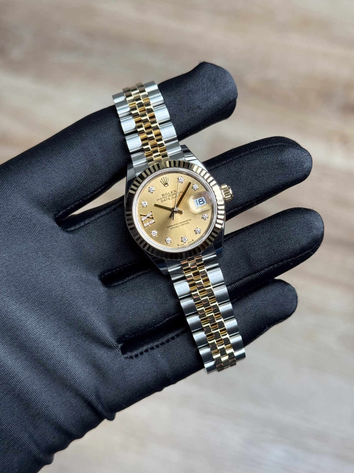 Rolex Datejust 28 Champagne Star Diamond IX Fluted Jubilee 2026 Unworn 279173