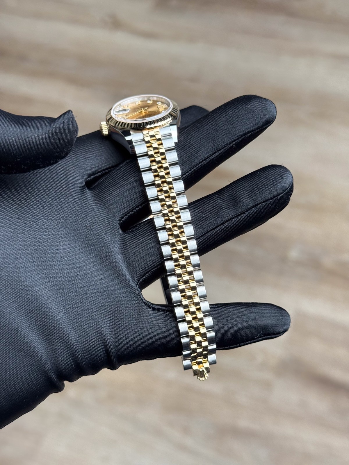 Rolex Datejust 28 Champagne Star Diamond IX Fluted Jubilee 2026 Unworn 279173