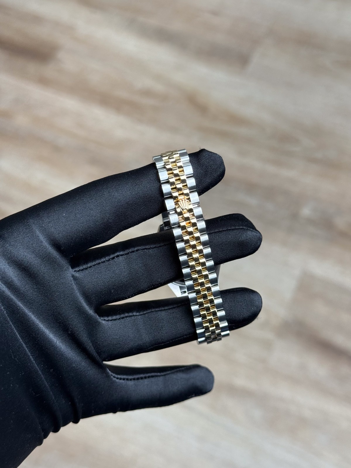Rolex Datejust 28 Champagne Star Diamond IX Fluted Jubilee 2026 Unworn 279173
