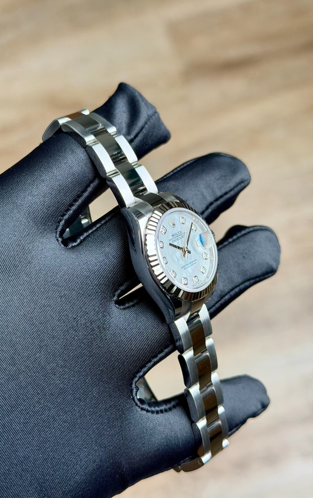 Rolex Datejust 28 MOP Pearl Diamond Fluted Oyster 2026 Unworn 279174