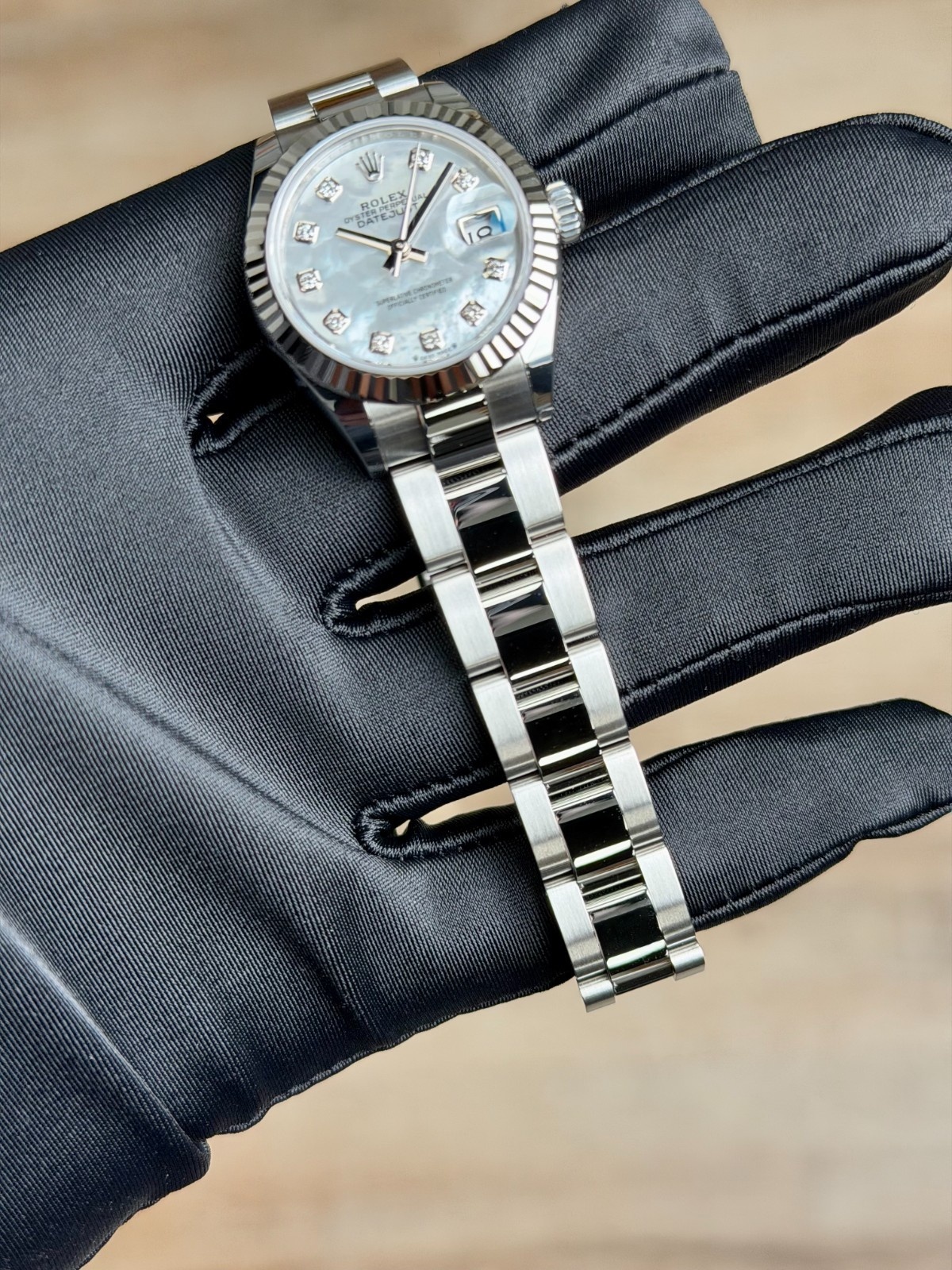 Rolex Datejust 28 MOP Pearl Diamond Fluted Oyster 2026 Unworn 279174