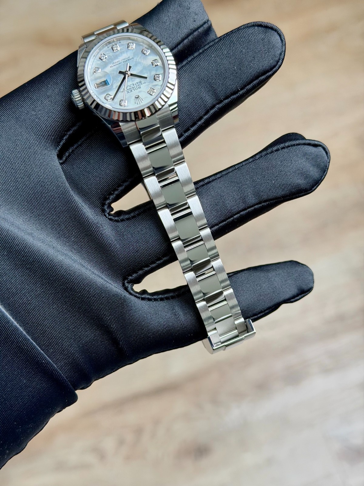 Rolex Datejust 28 MOP Pearl Diamond Fluted Oyster 2026 Unworn 279174