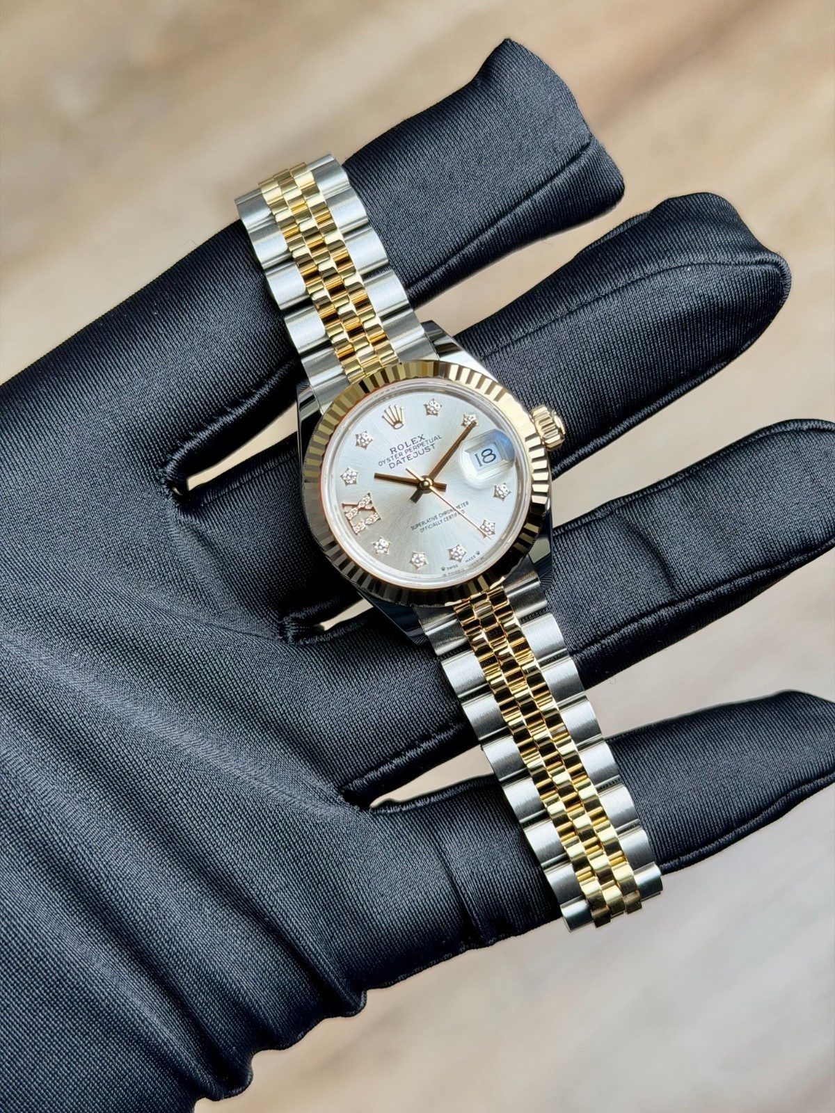 Rolex Datejust 28 Silver Star Diamond IX Fluted Jubilee 2026 Unworn 279173