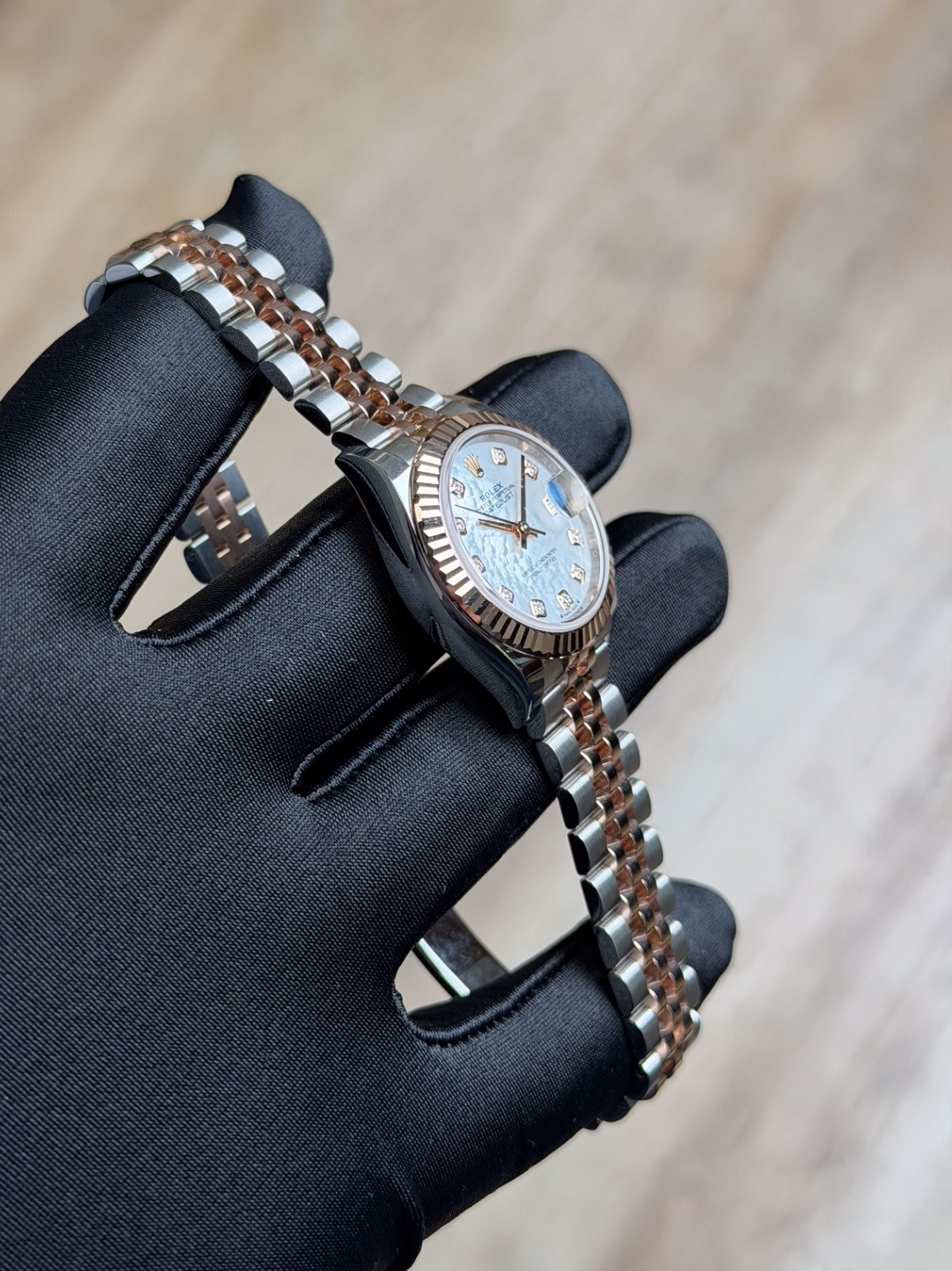 Rolex Datejust 28 MOP Pearl Diamond Fluted Jubilee Preowned 2017 279171